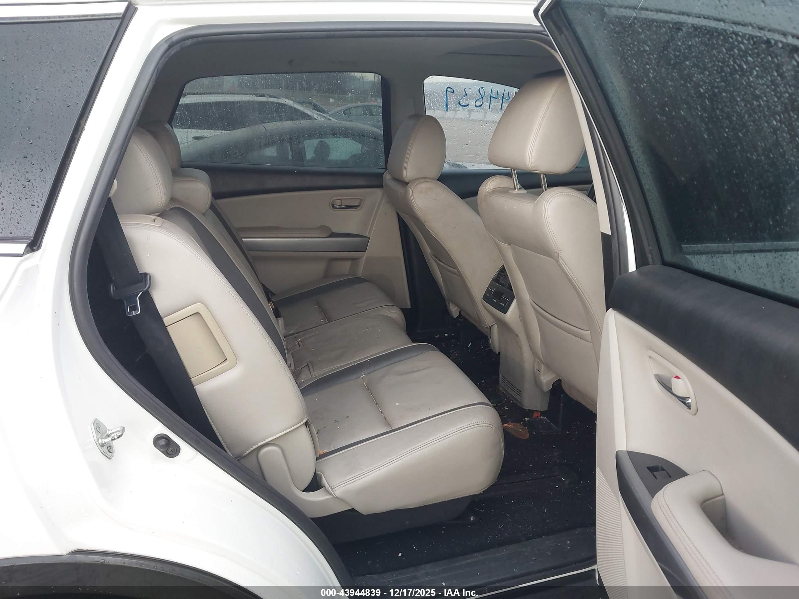 MAZDA CX-9 image 8