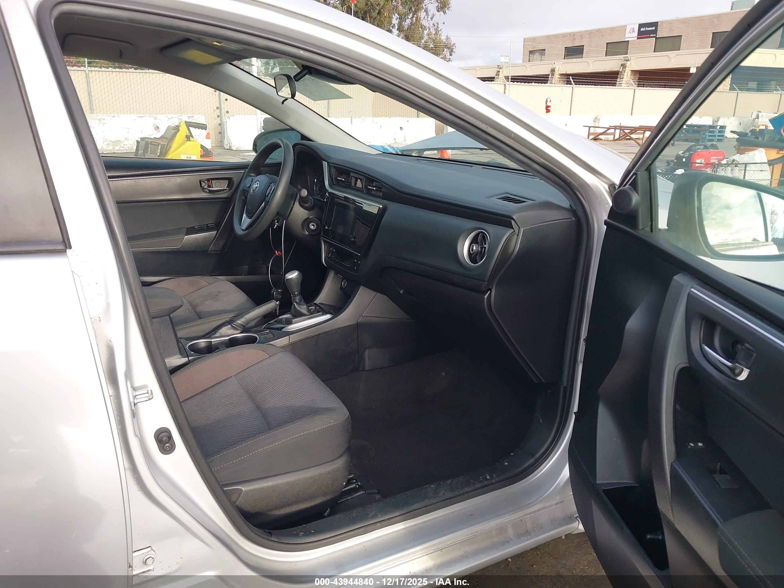 TOYOTA COROLLA image 5