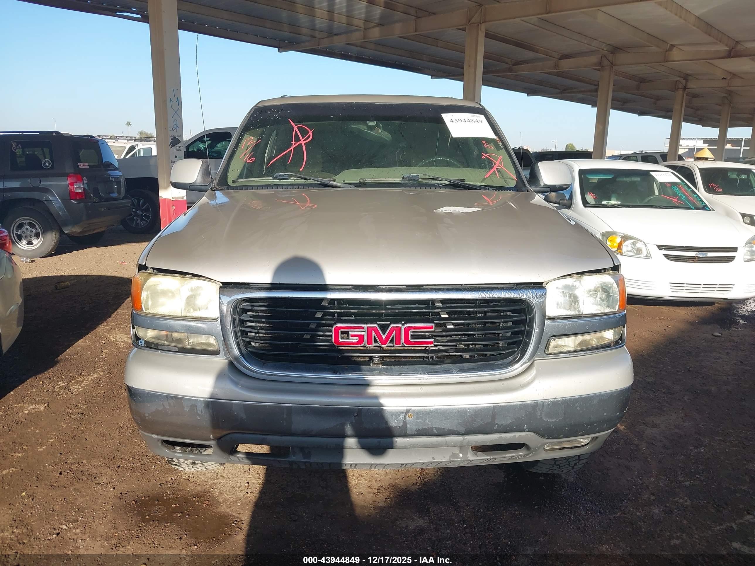 GMC YUKON image 6
