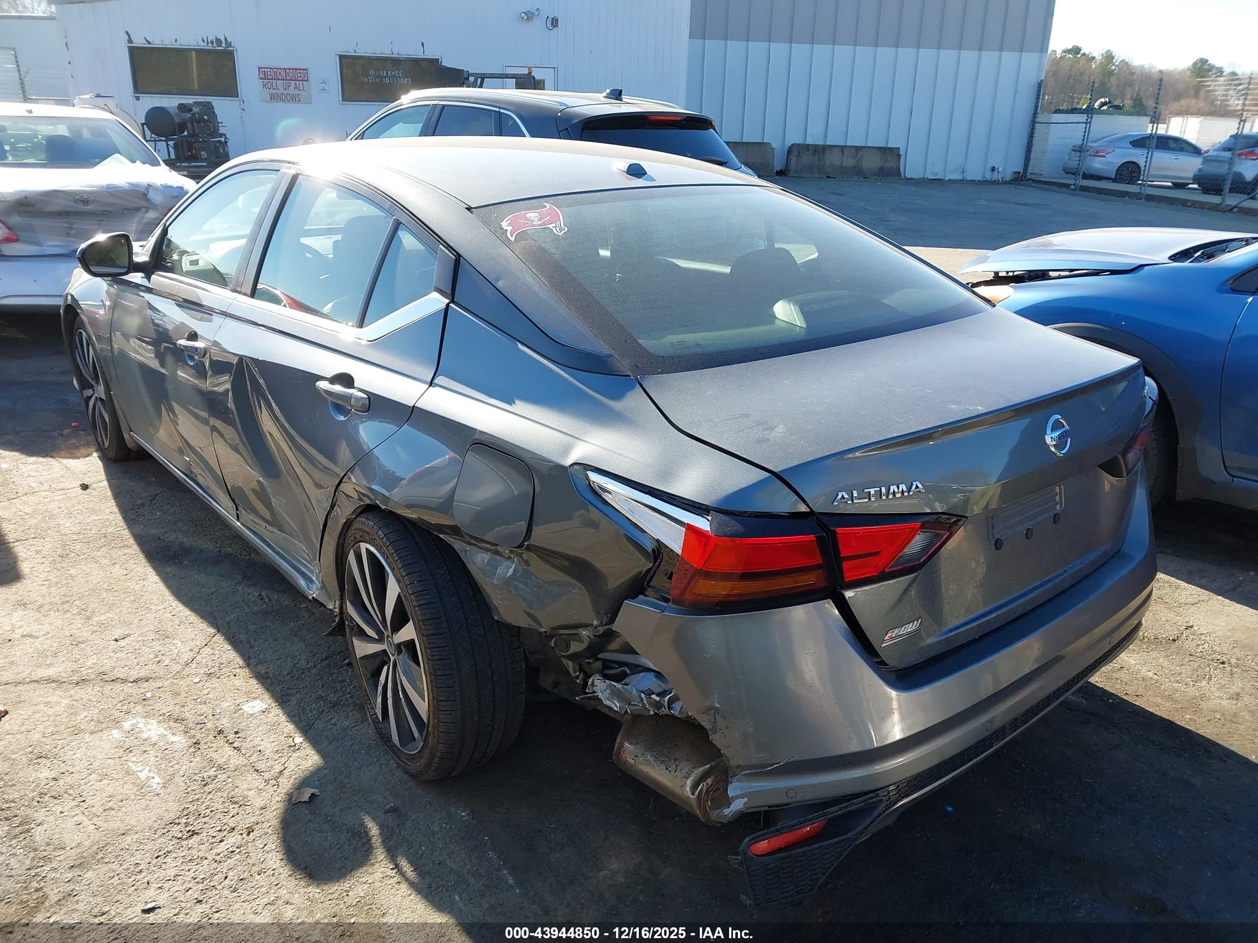 NISSAN ALTIMA image 3