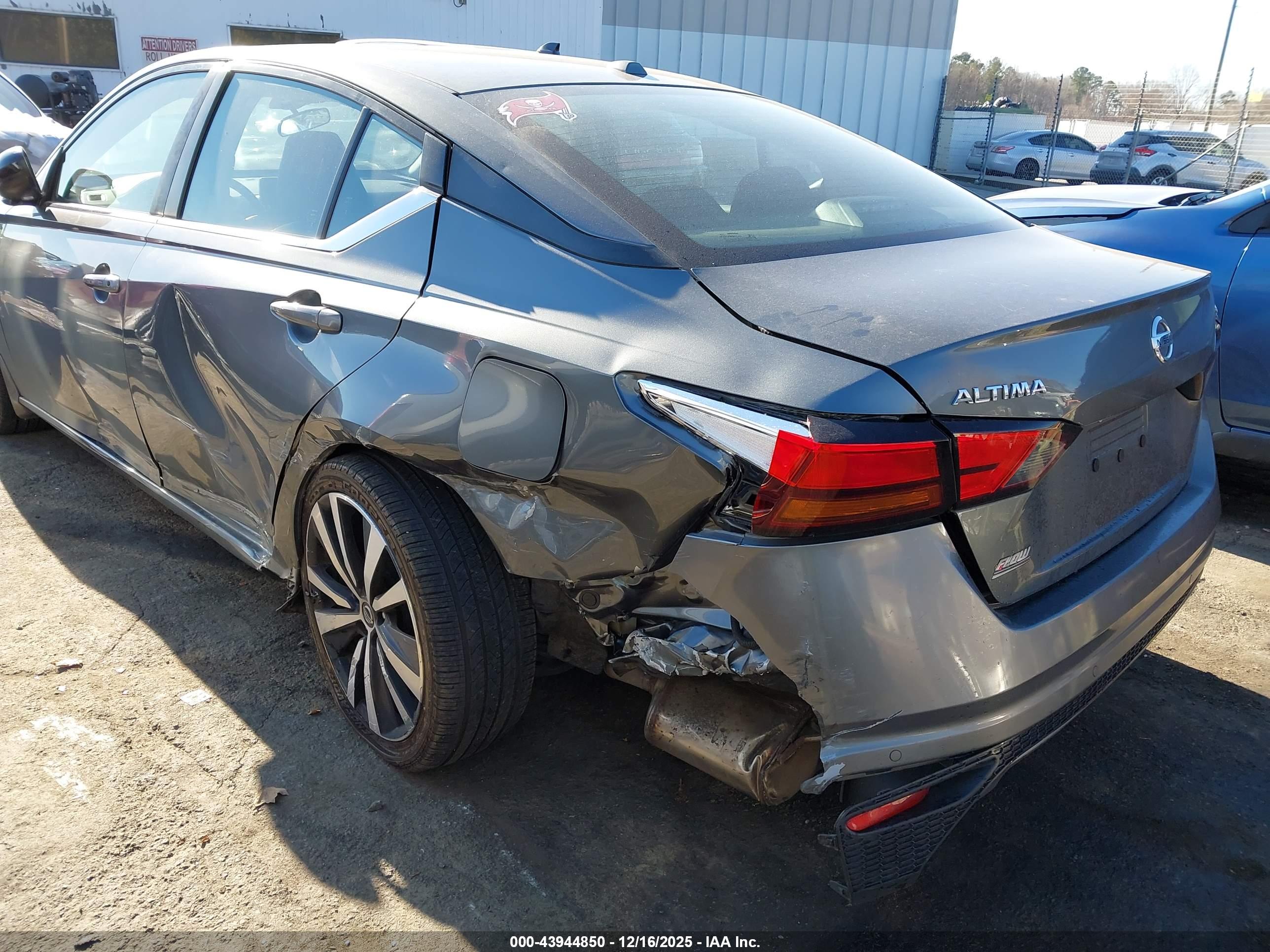 NISSAN ALTIMA image 6