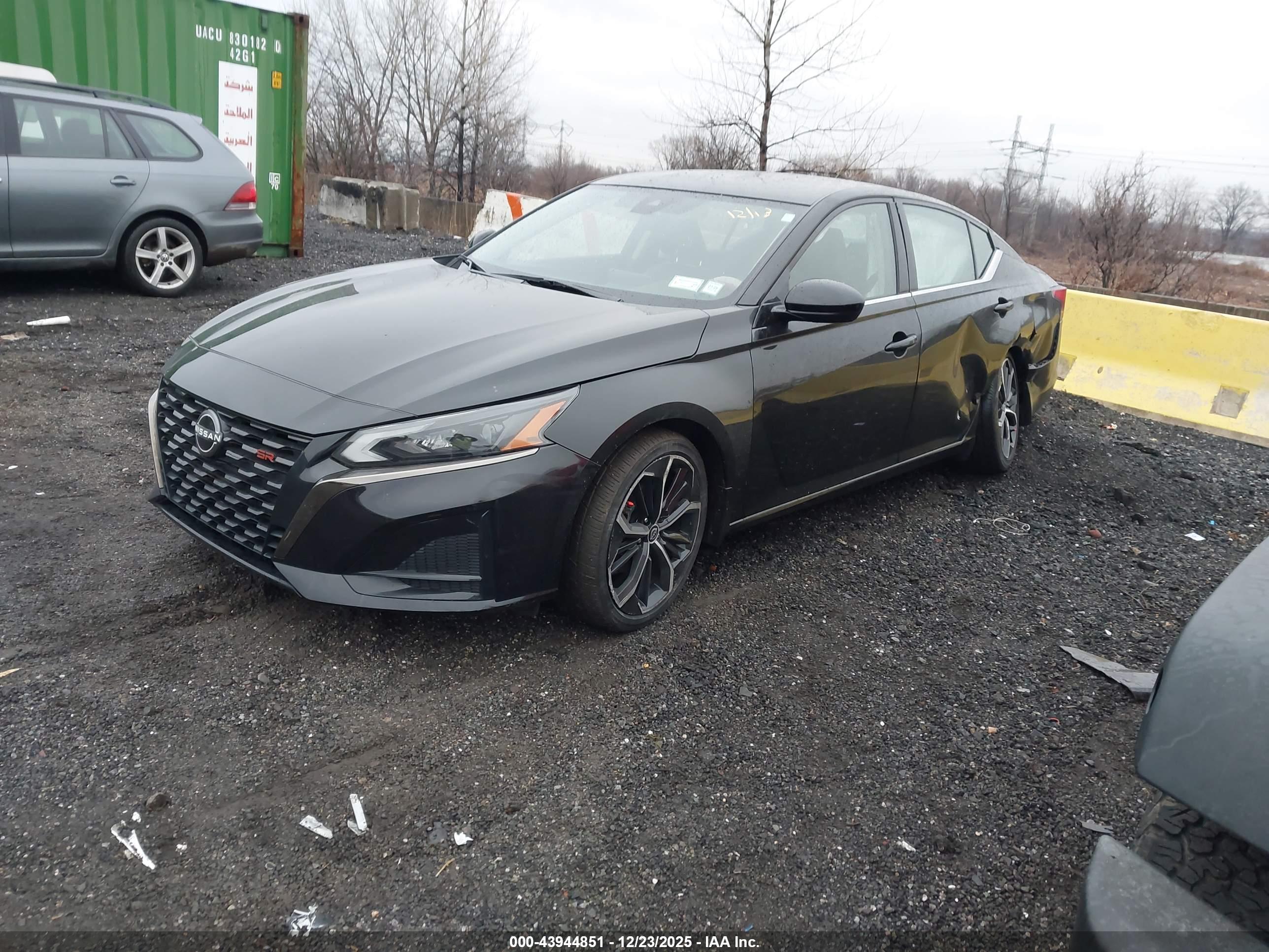 NISSAN ALTIMA image 2