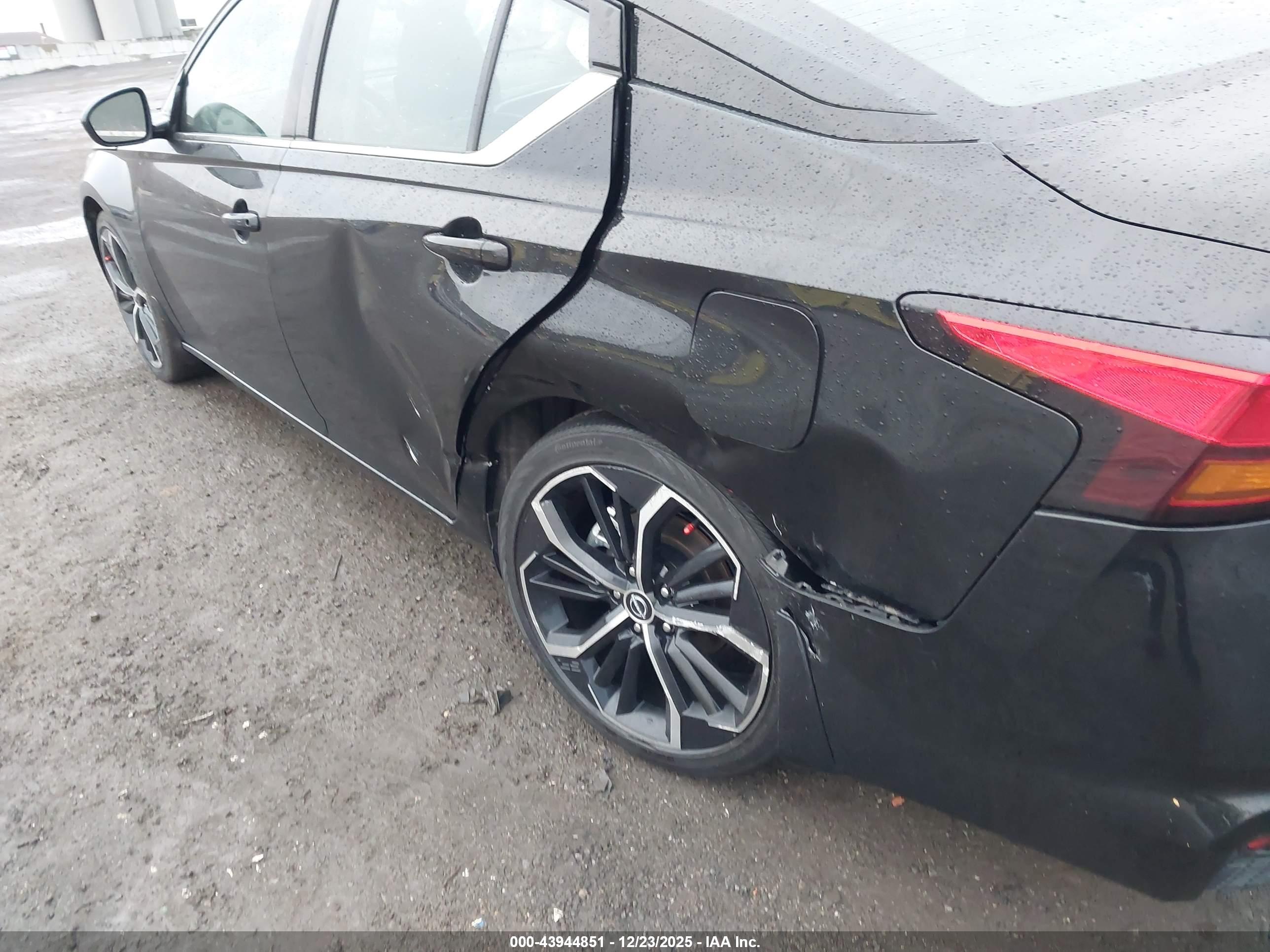 NISSAN ALTIMA image 6