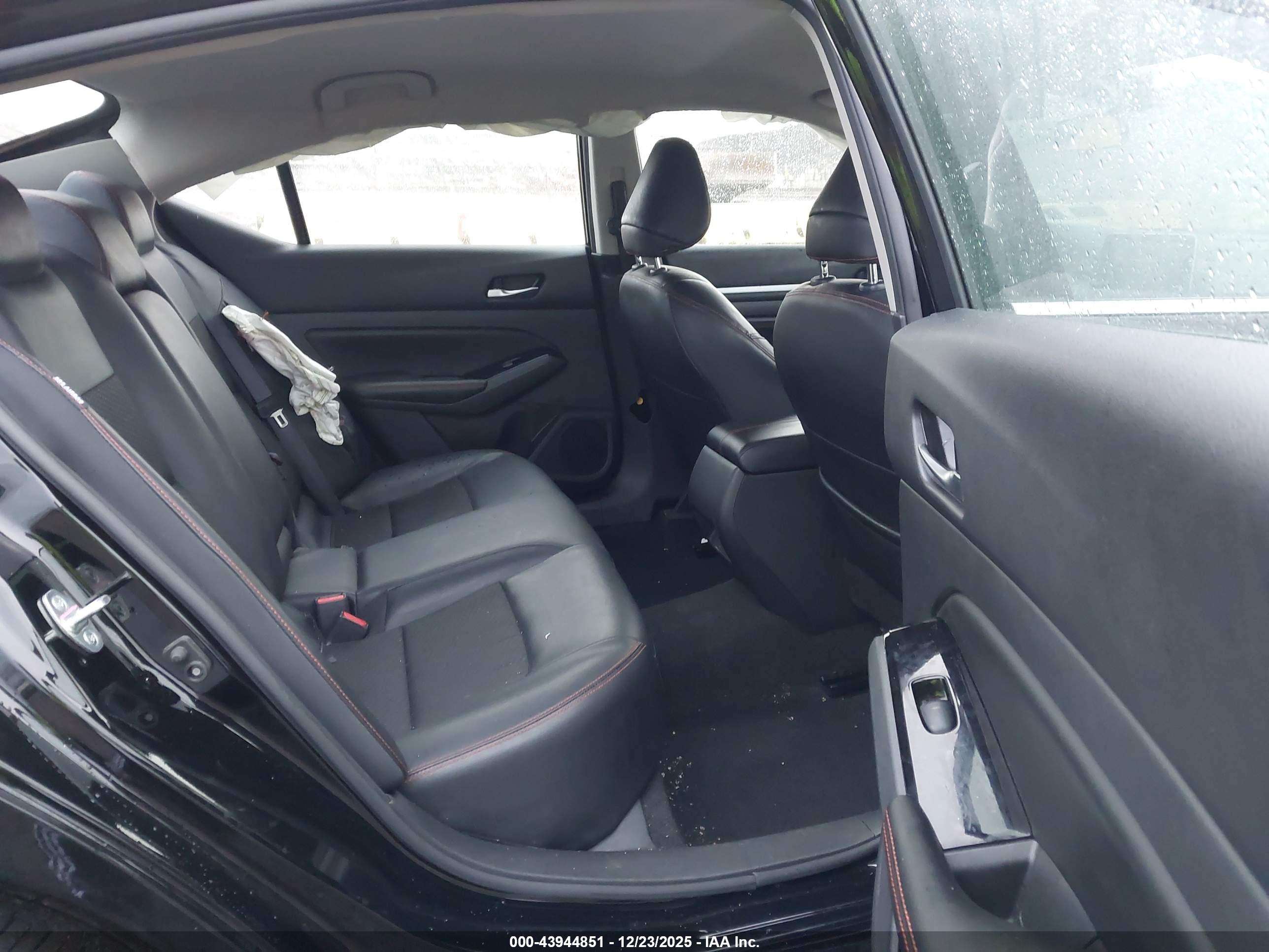 NISSAN ALTIMA image 8
