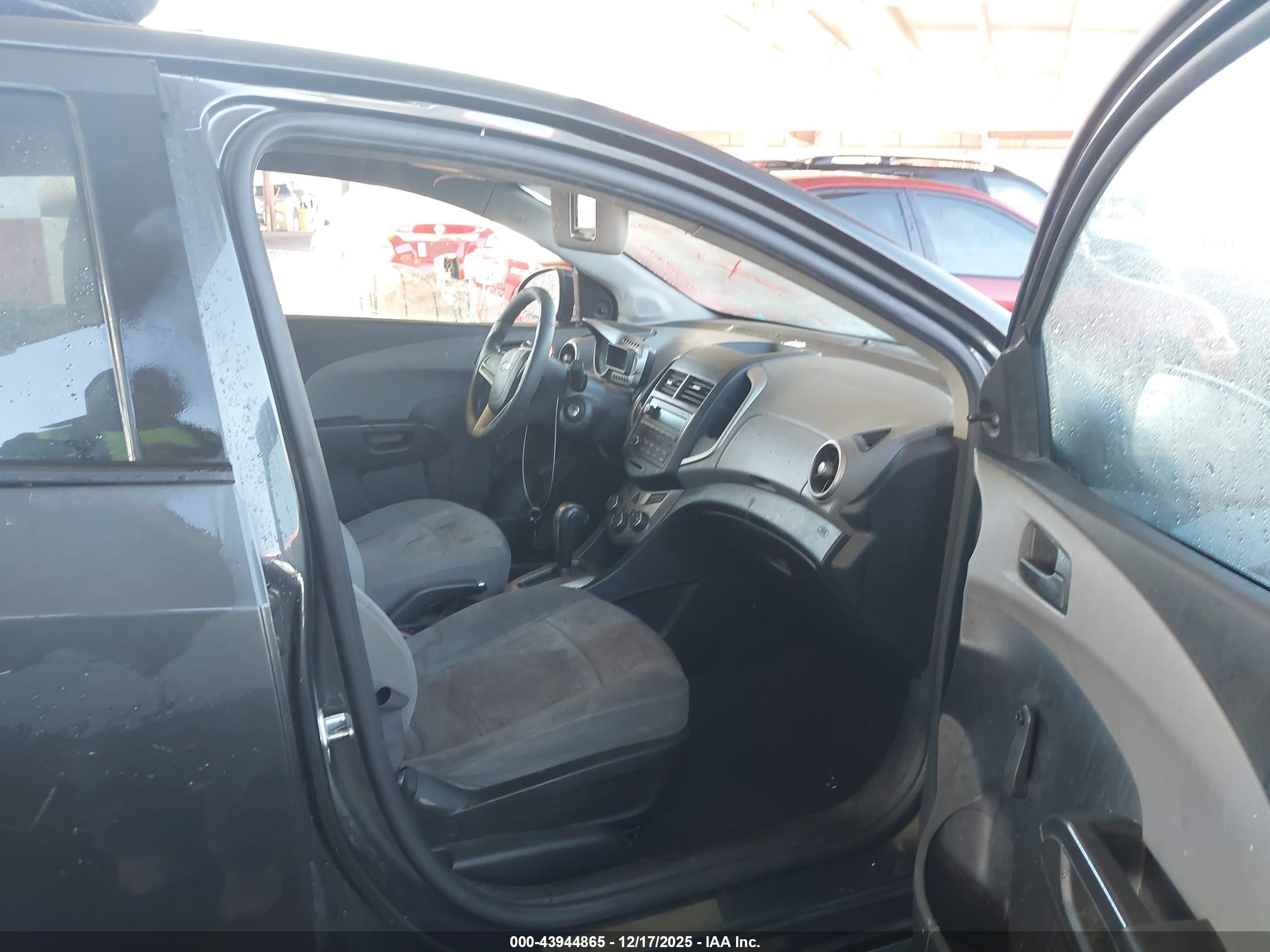 CHEVROLET SONIC image 5