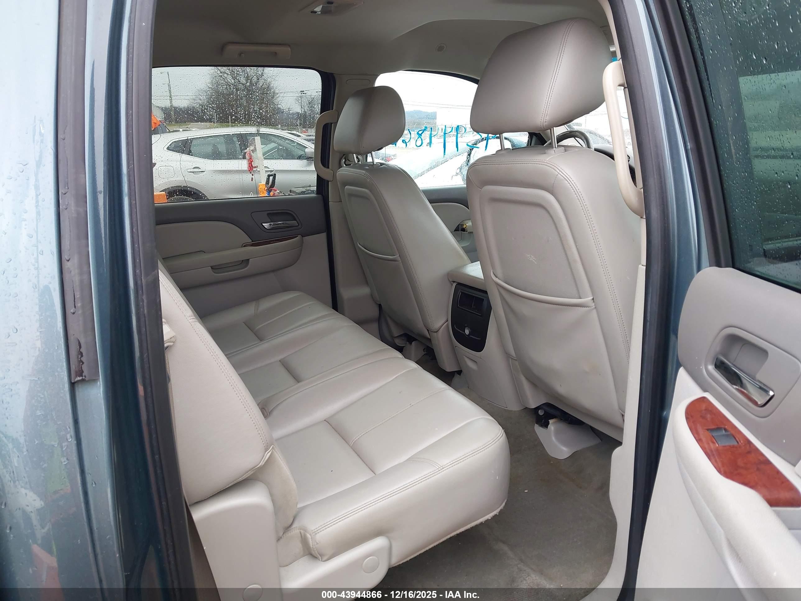 GMC SIERRA image 8