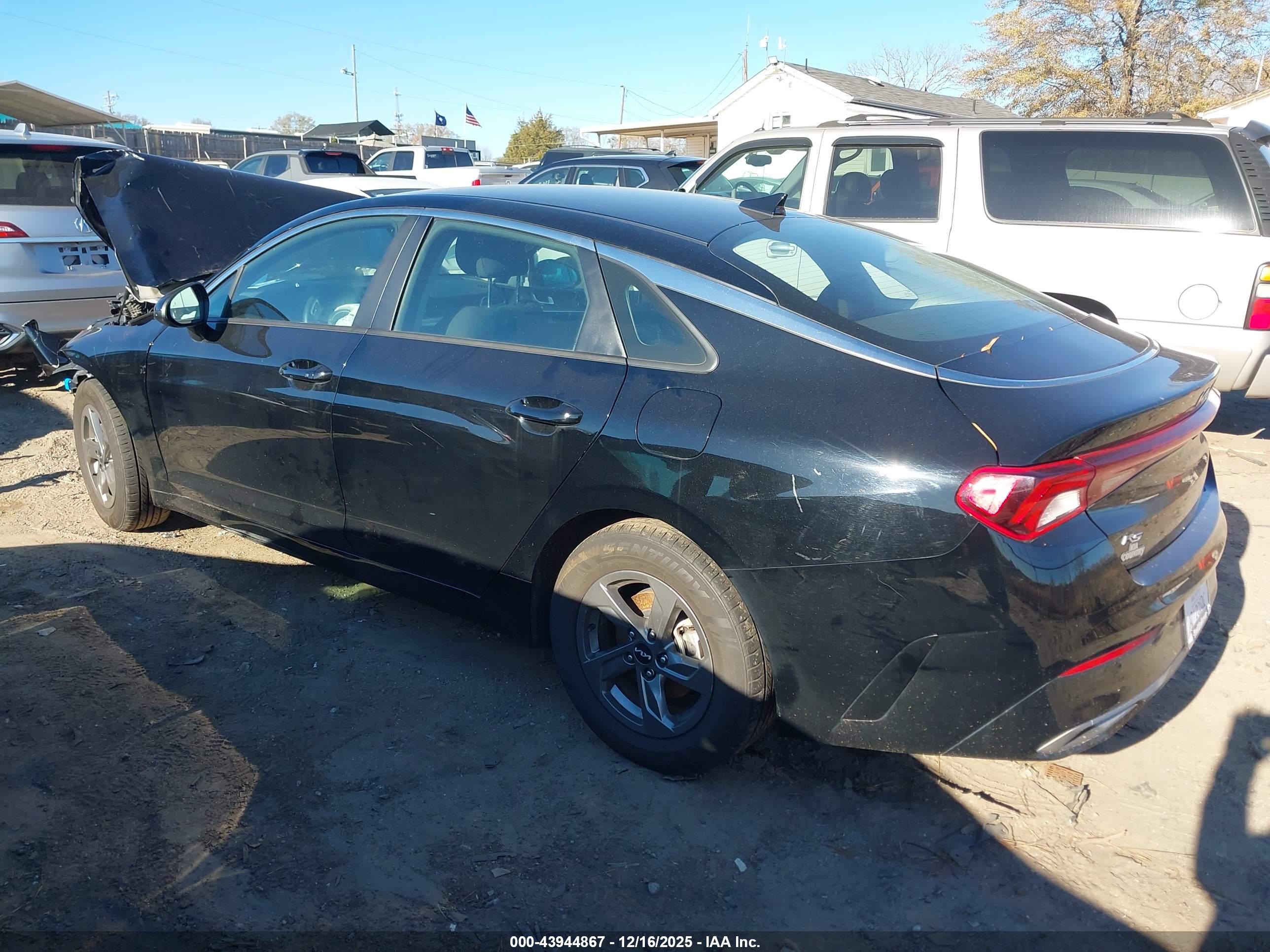 KIA K5 image 3