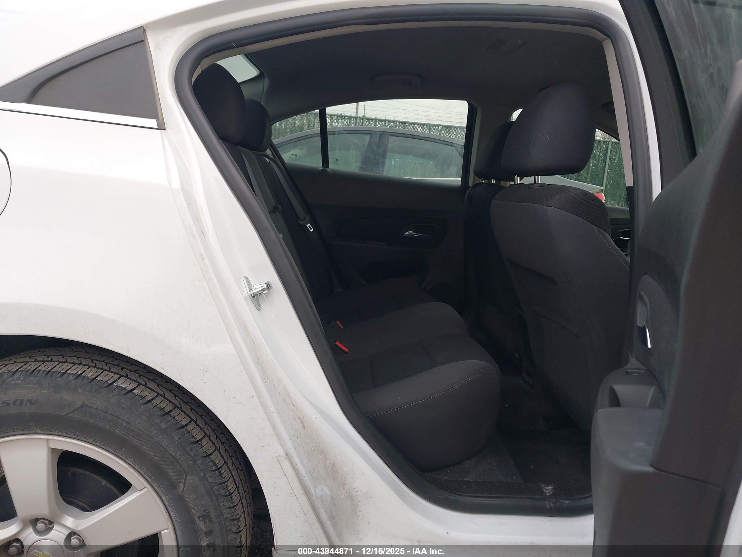 CHEVROLET CRUZE image 8
