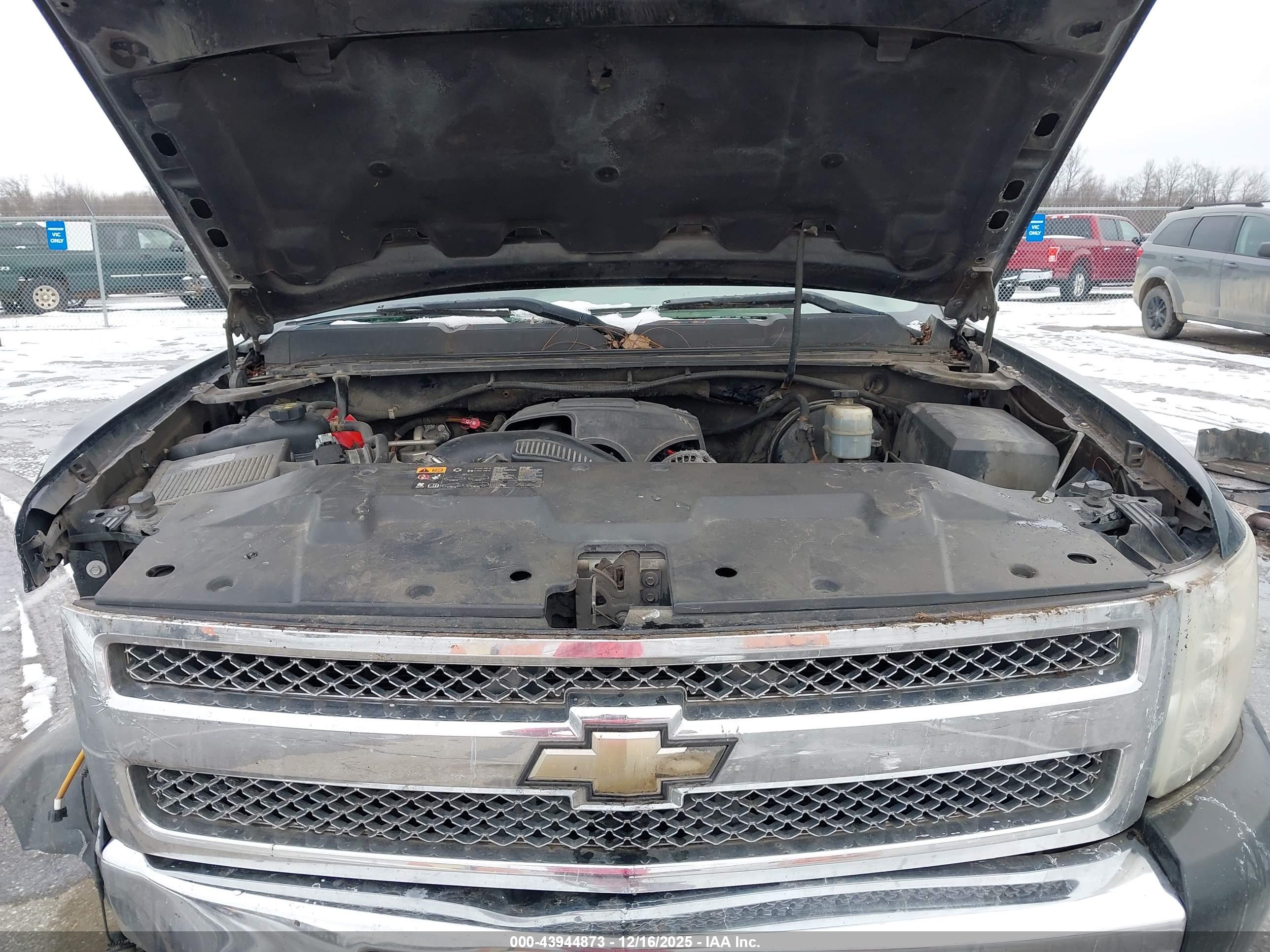 CHEVROLET SILVERADO image 10