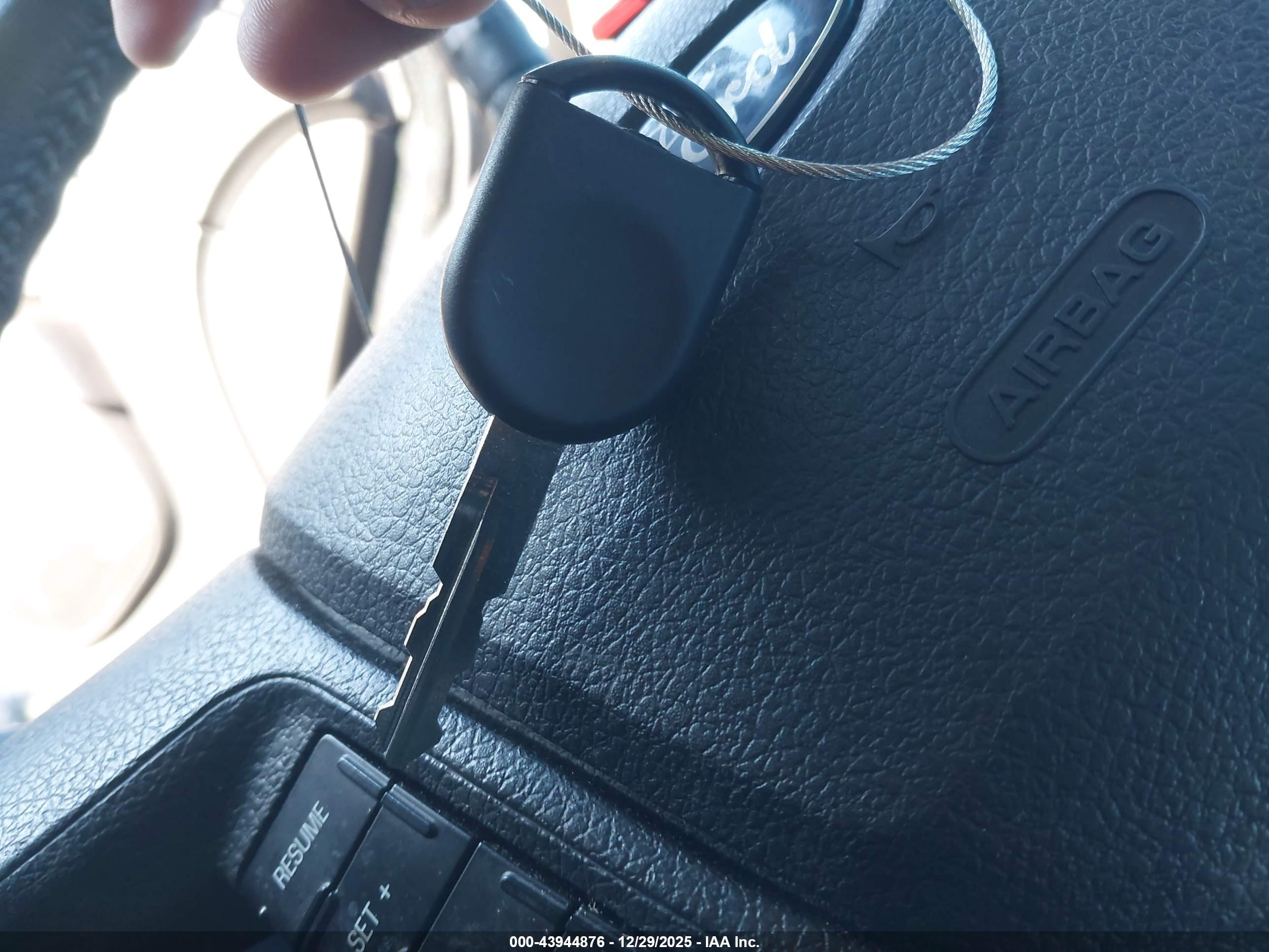 FORD FUSION image 11