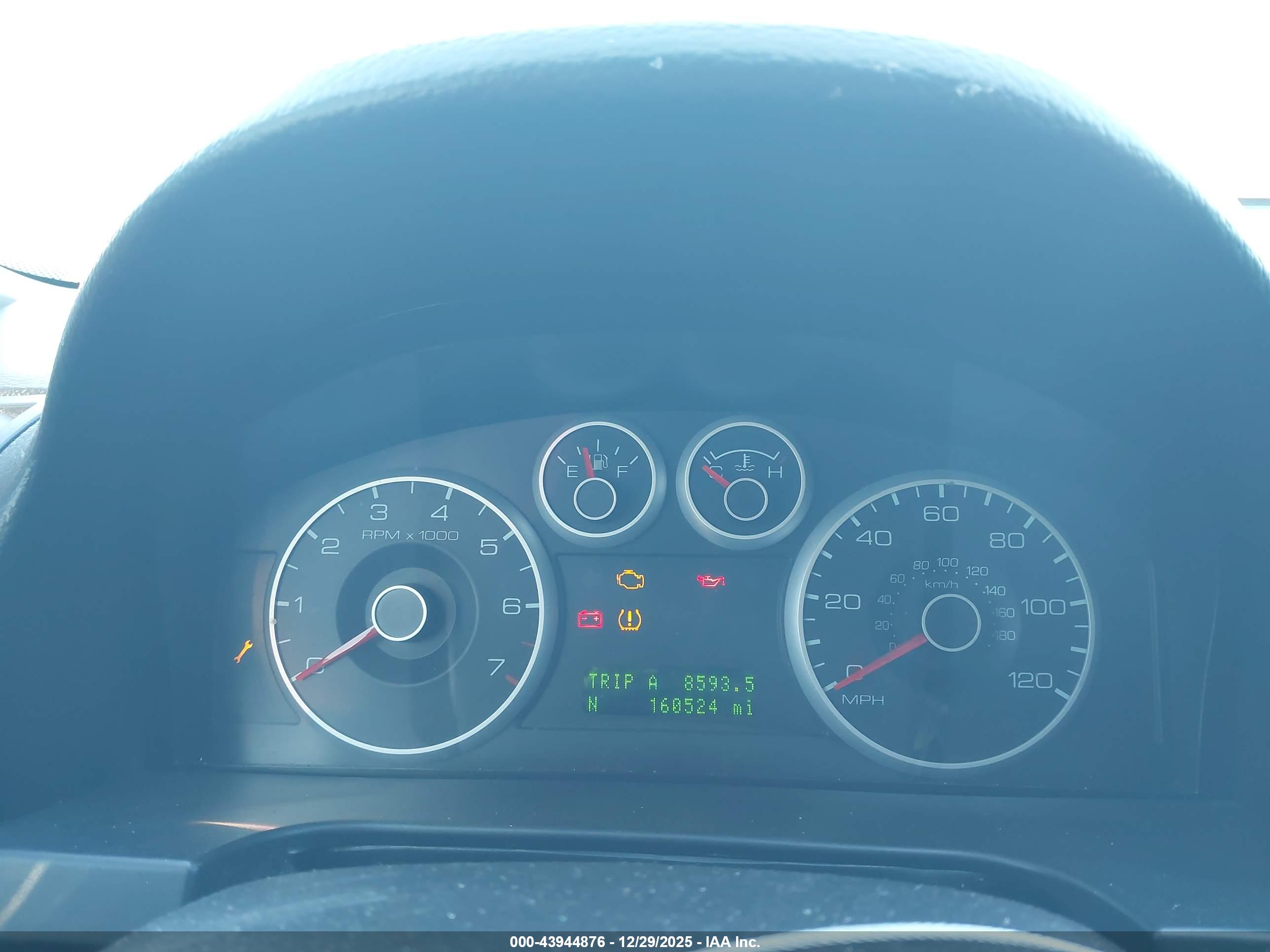 FORD FUSION image 7