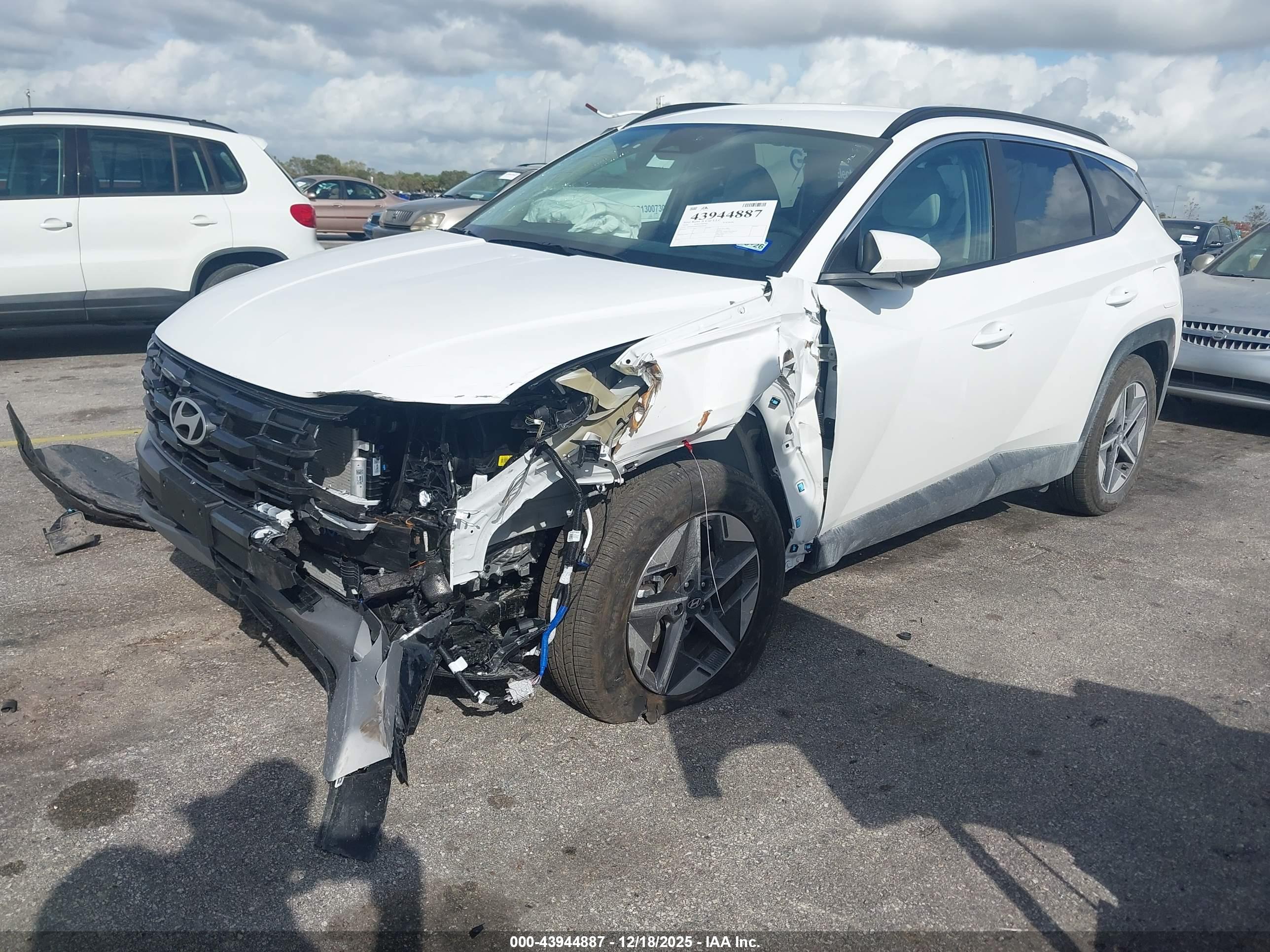 HYUNDAI TUCSON image 2