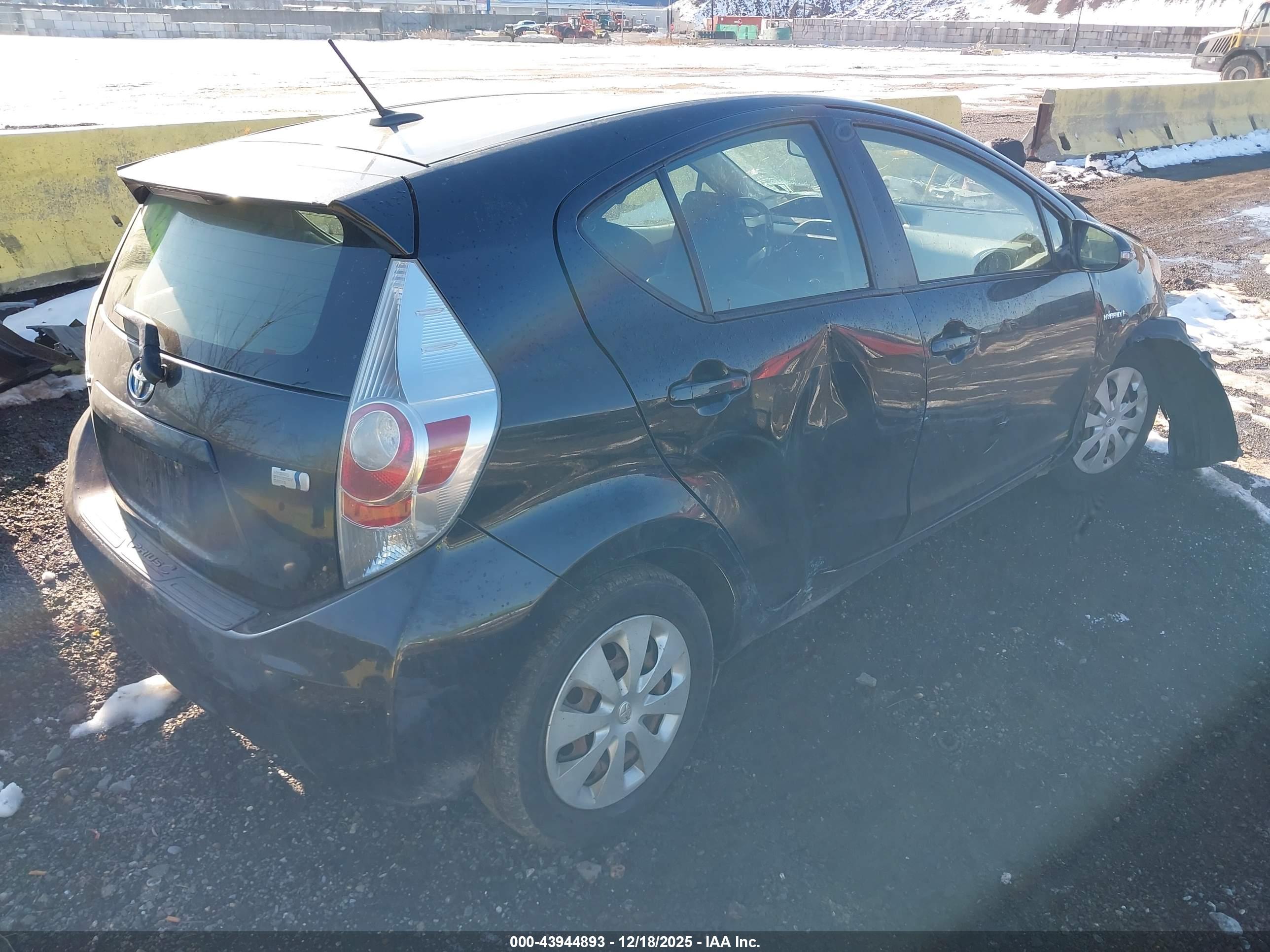 TOYOTA PRIUS image 4
