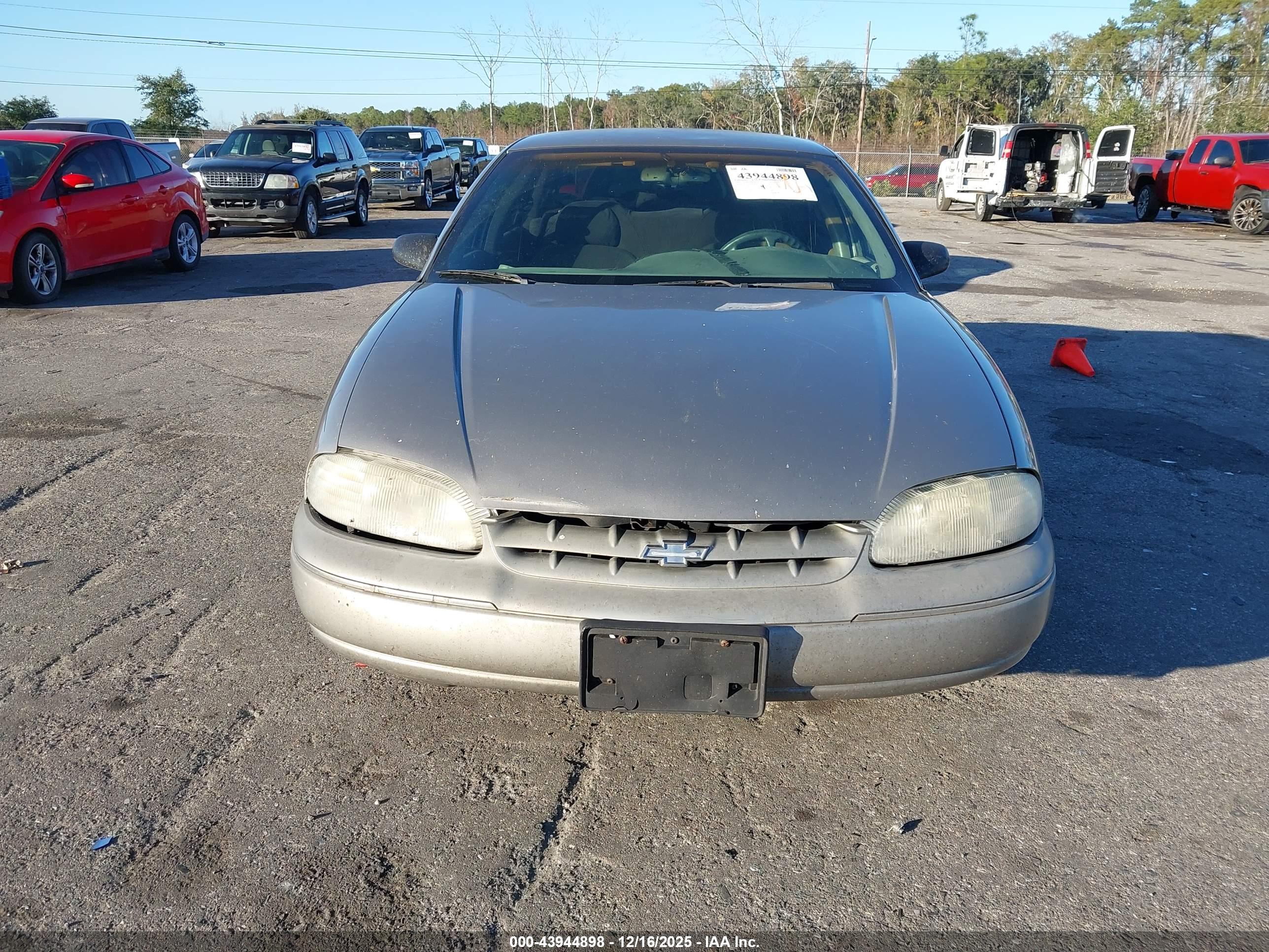CHEVROLET LUMINA image 6