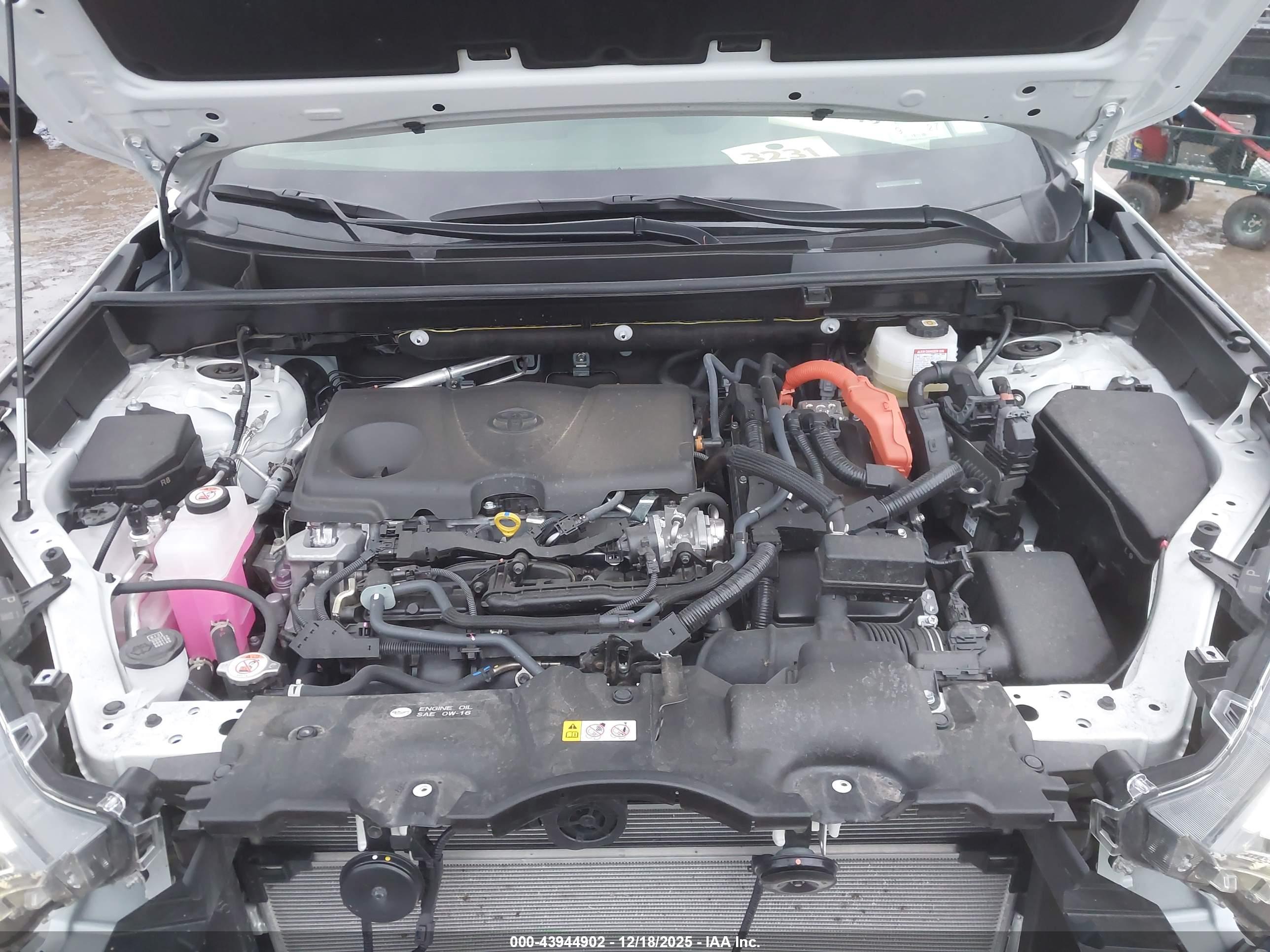 TOYOTA RAV4 image 10