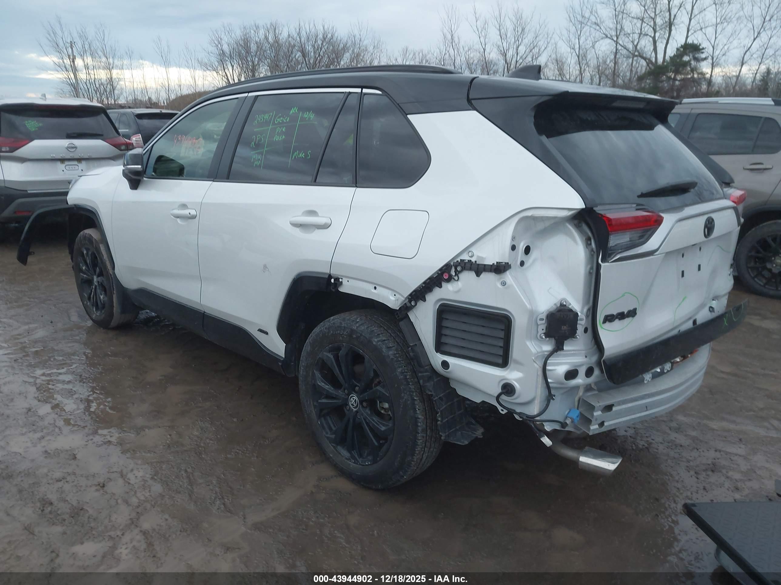 TOYOTA RAV4 image 3