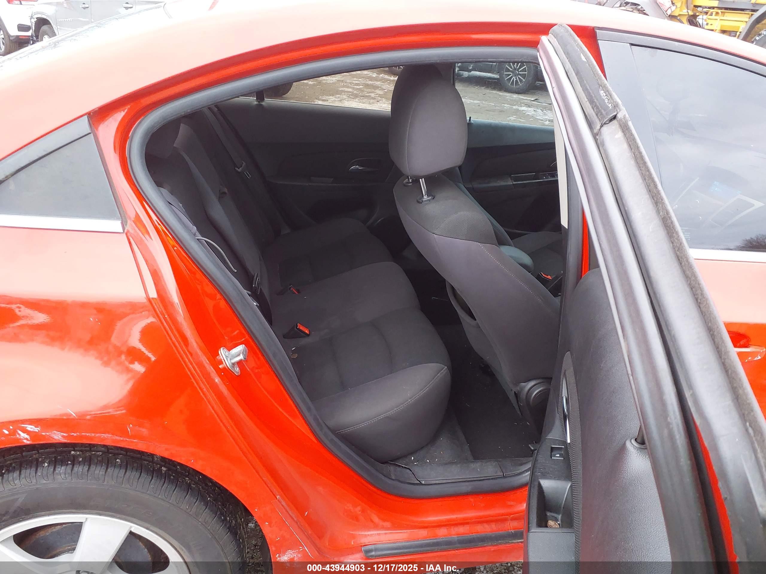 CHEVROLET CRUZE image 8