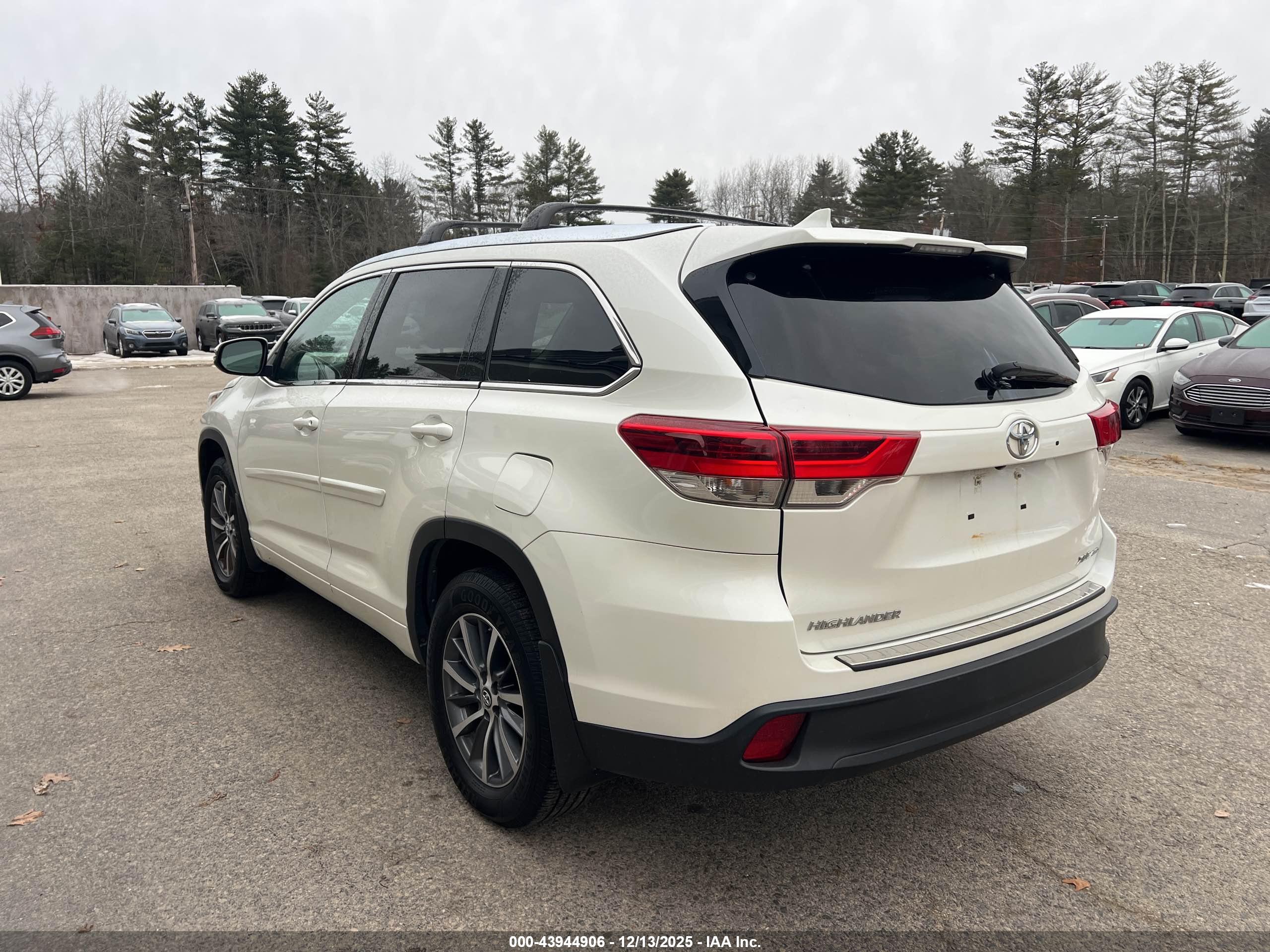 TOYOTA HIGHLANDER image 3