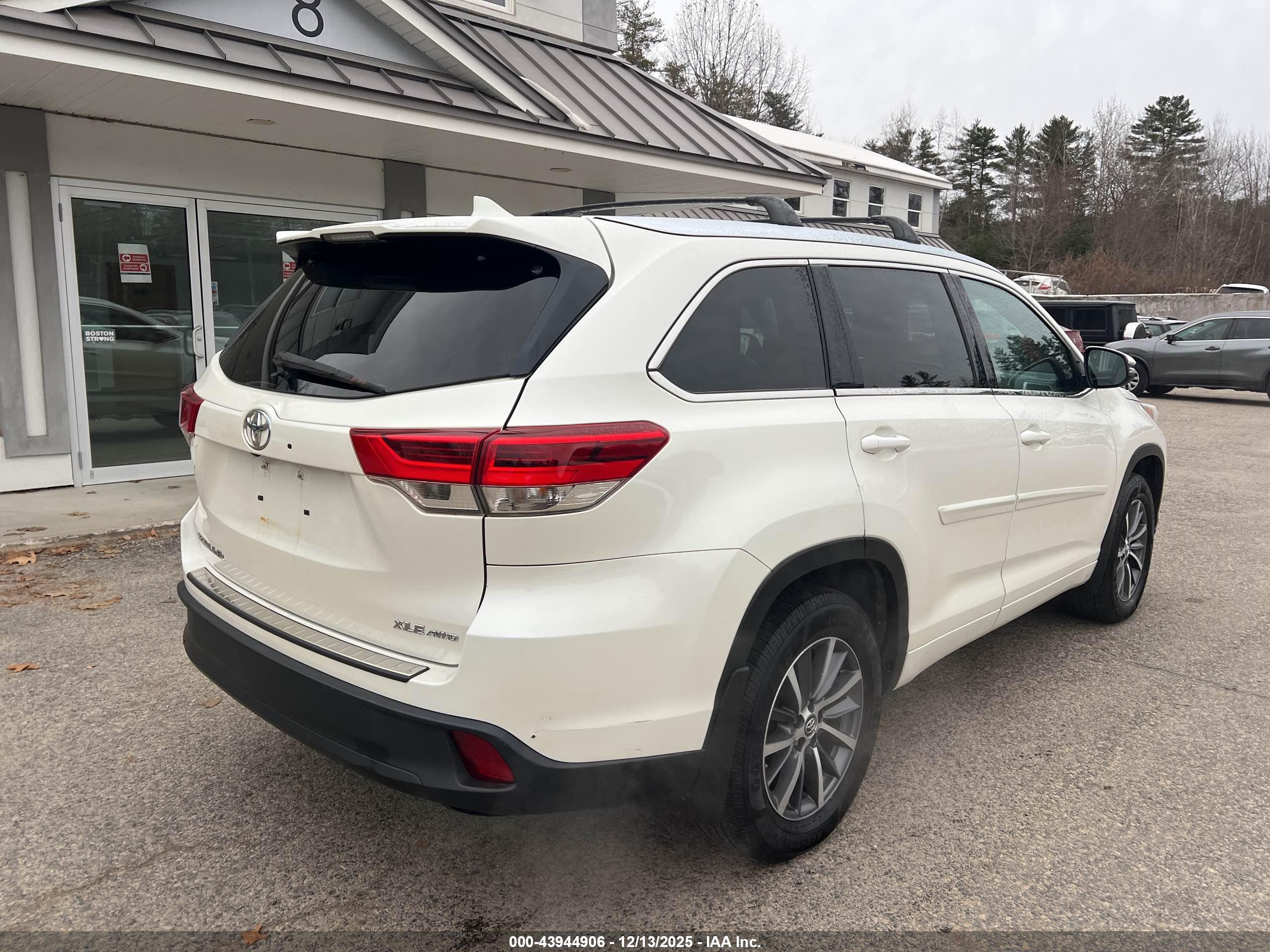TOYOTA HIGHLANDER image 4