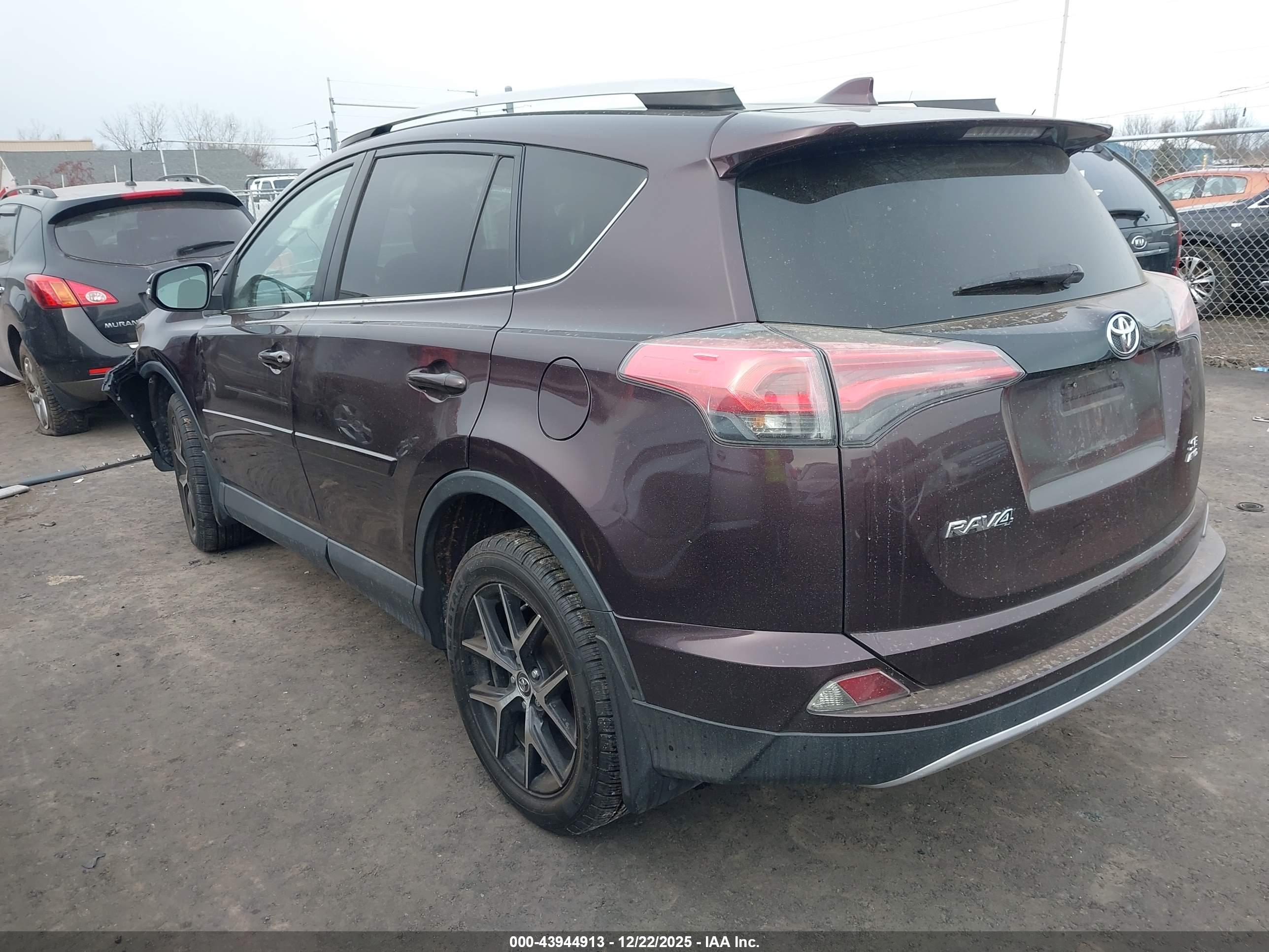 TOYOTA RAV4 image 3