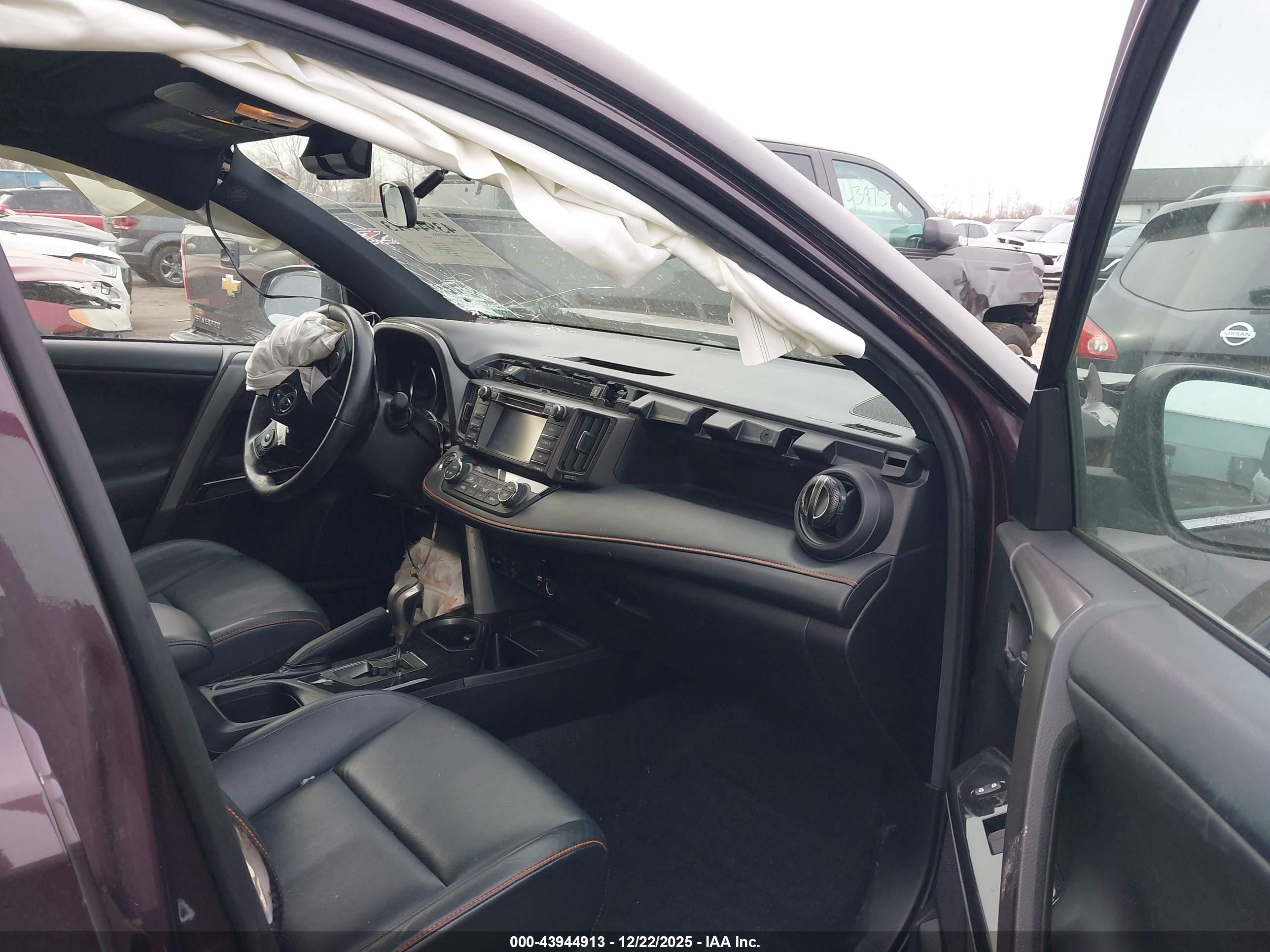 TOYOTA RAV4 image 5