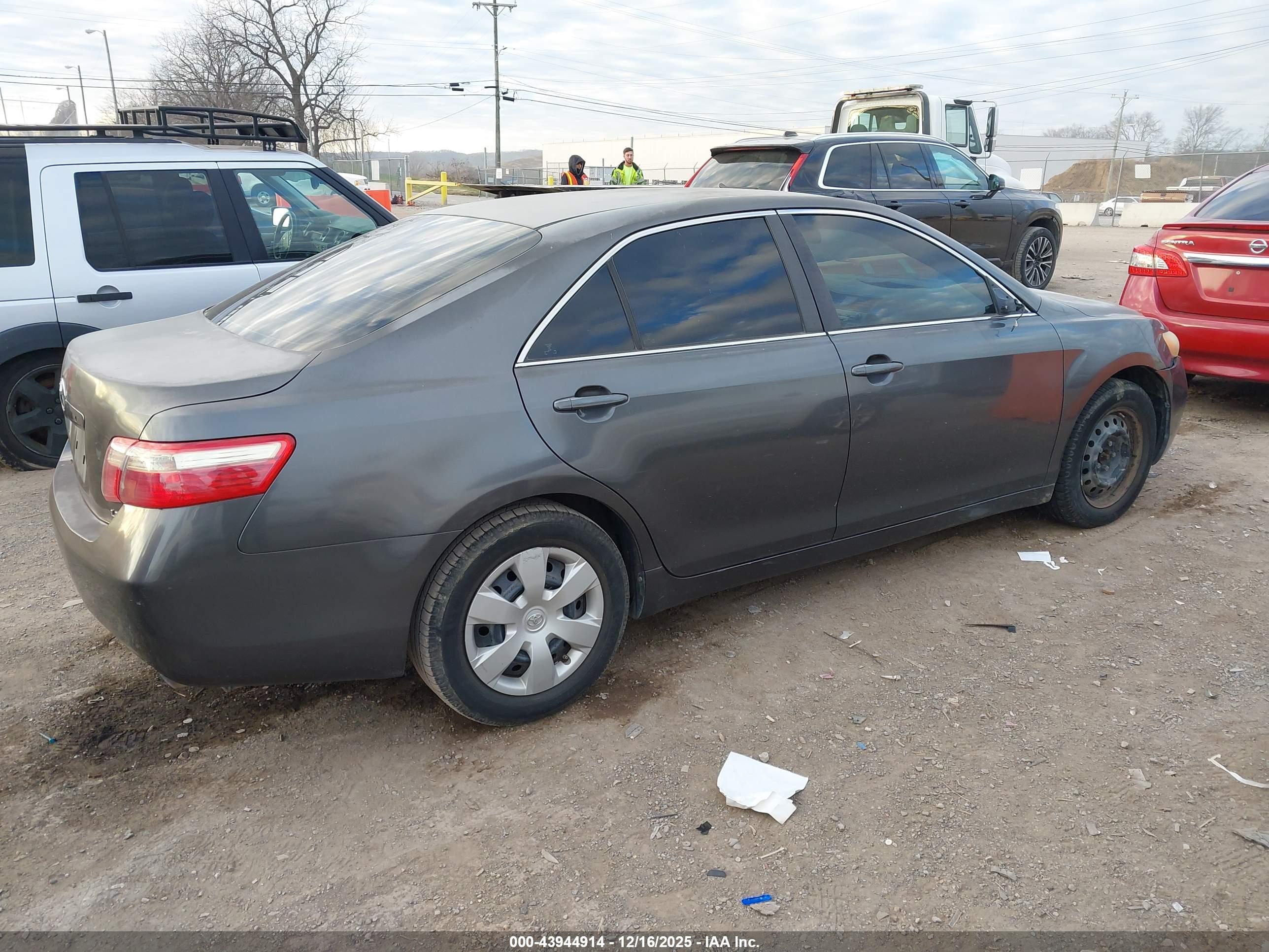 TOYOTA CAMRY image 4