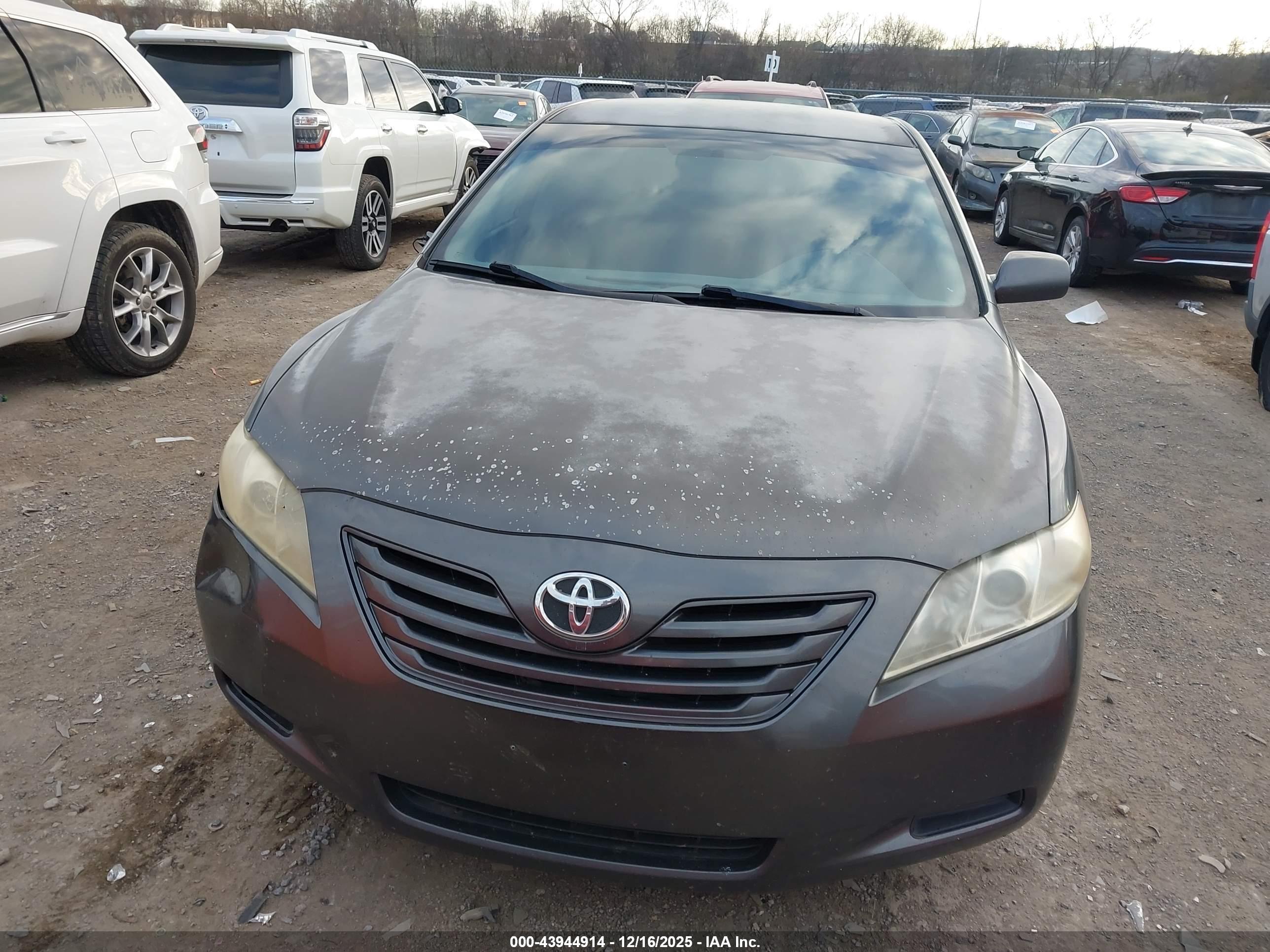 TOYOTA CAMRY image 6