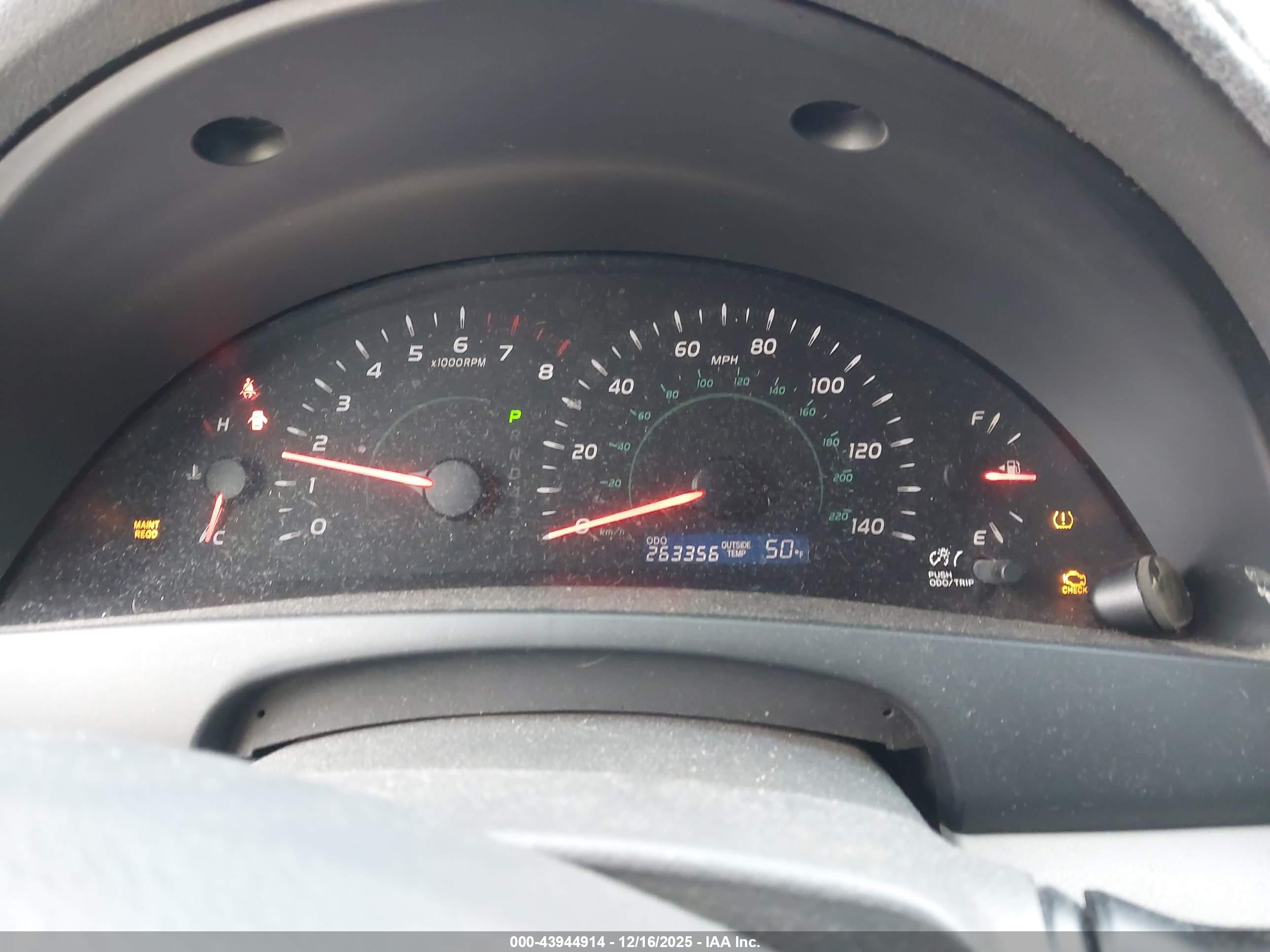 TOYOTA CAMRY image 7