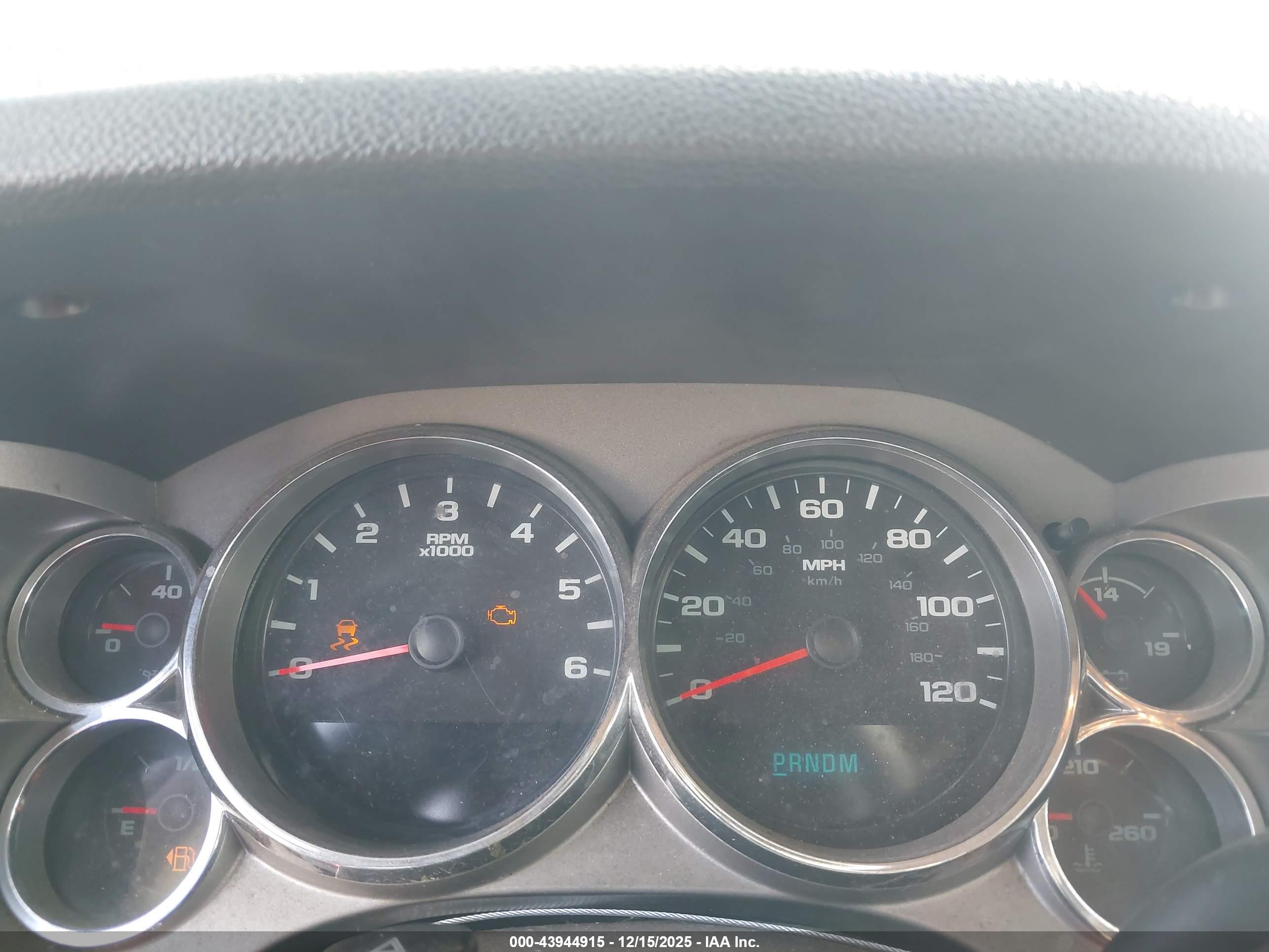 CHEVROLET SILVERADO image 7