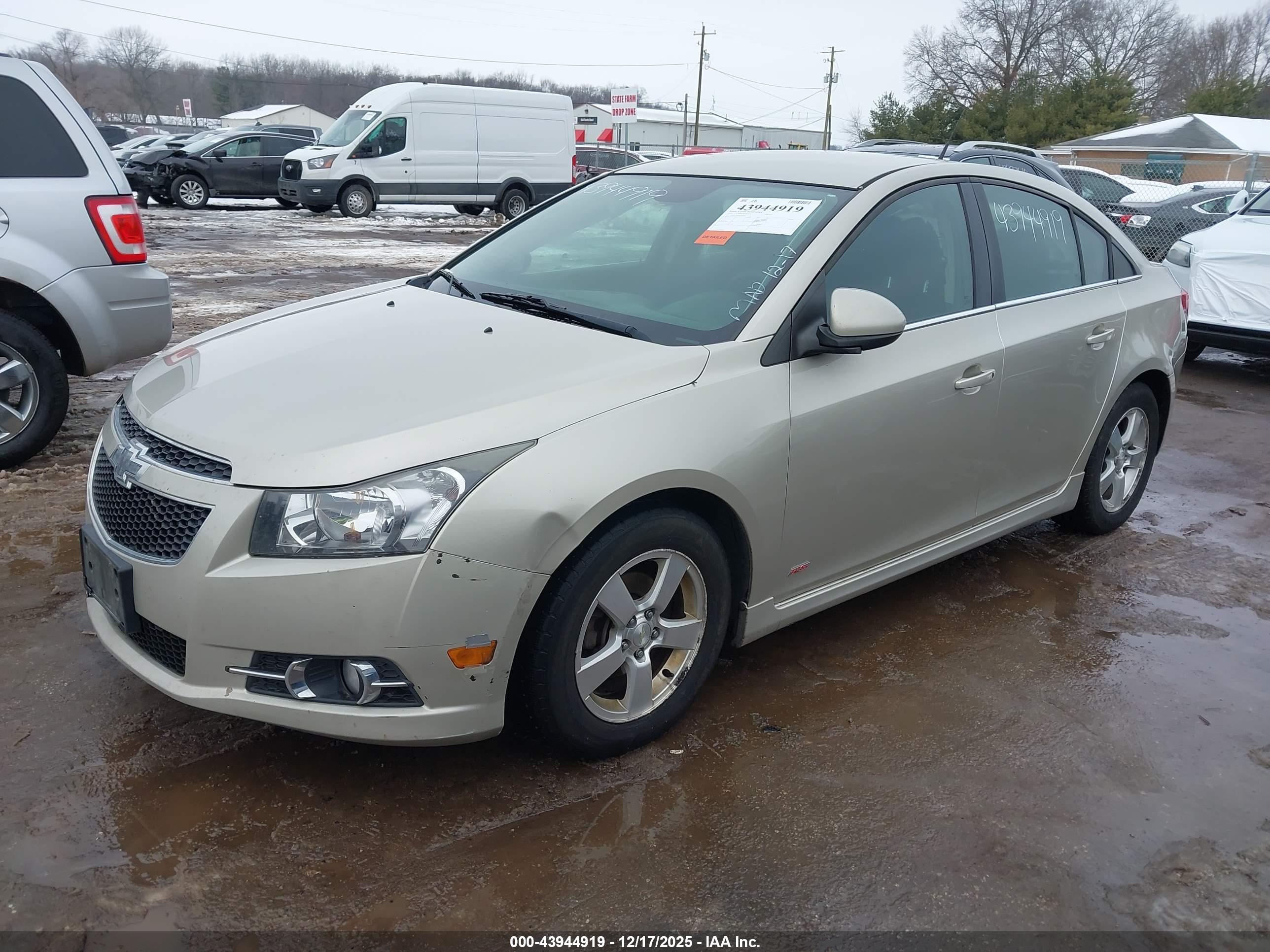 CHEVROLET CRUZE image 2