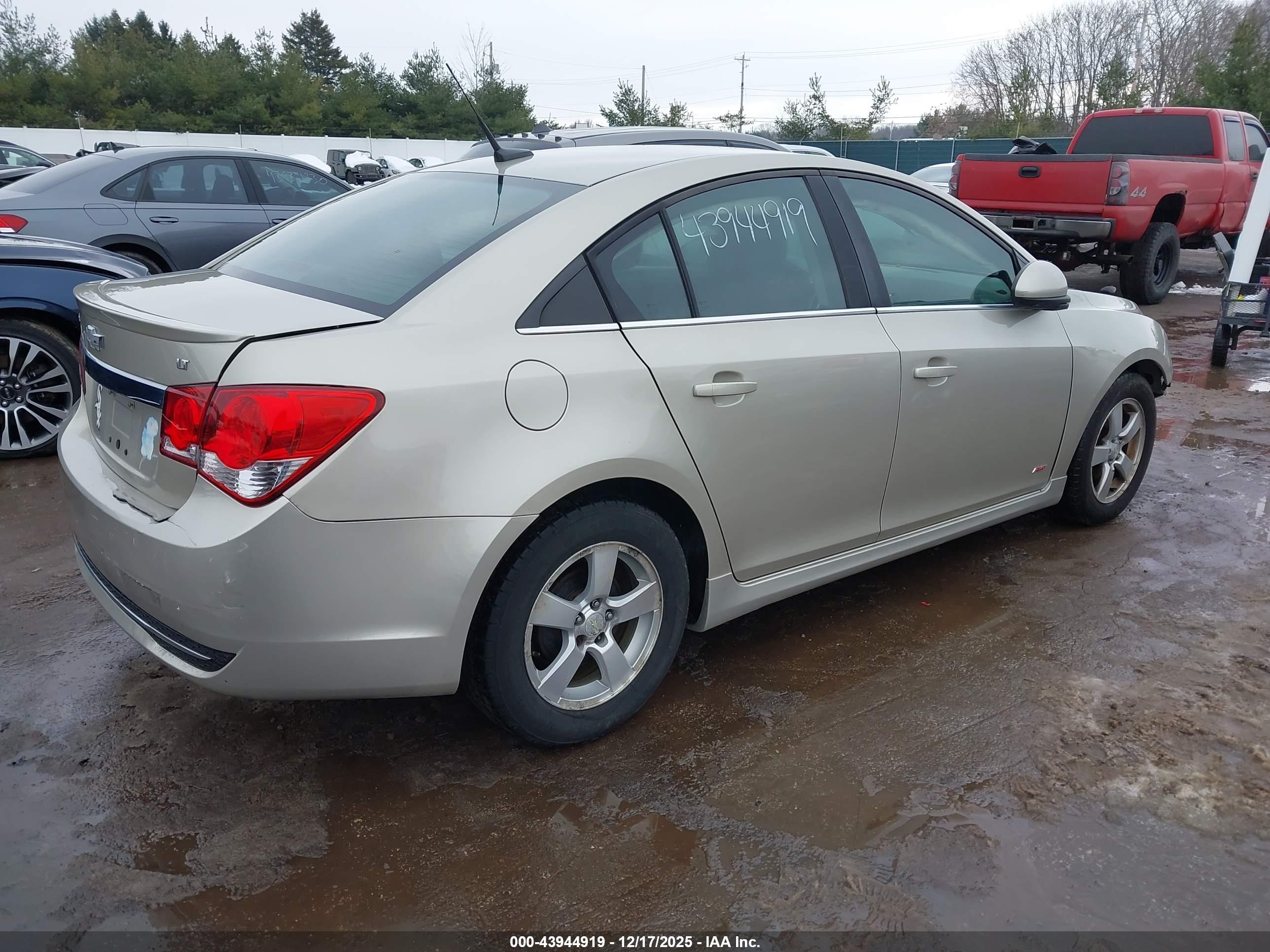 CHEVROLET CRUZE image 4