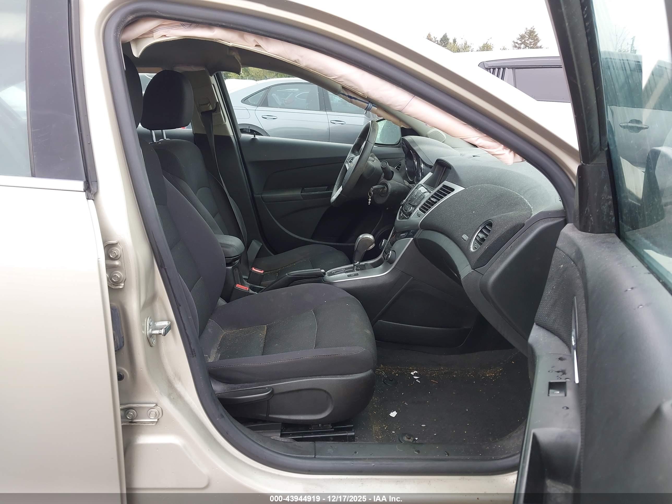 CHEVROLET CRUZE image 5