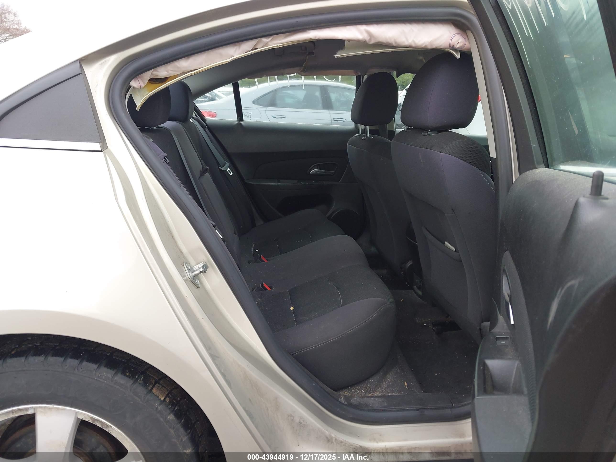 CHEVROLET CRUZE image 8