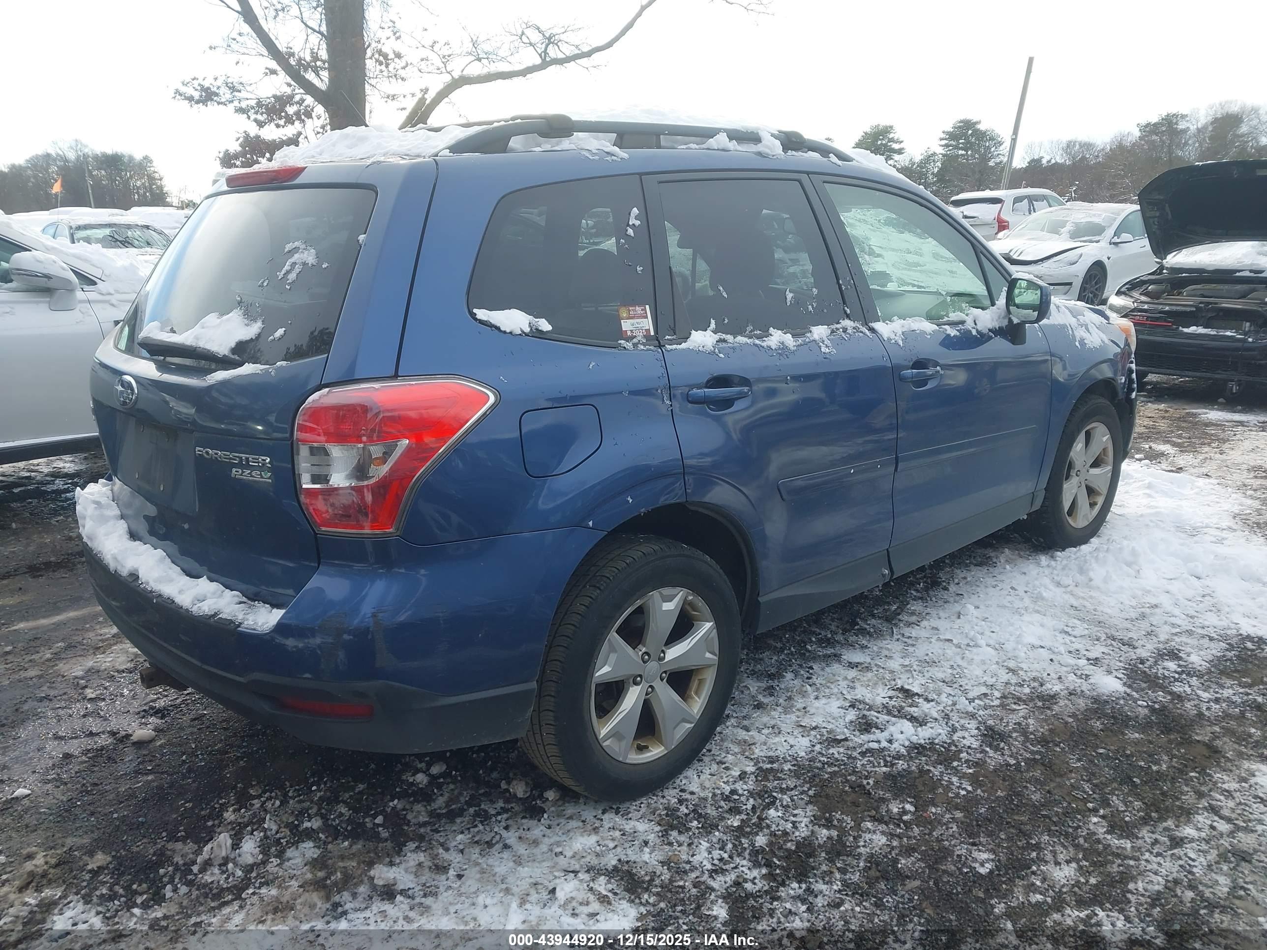 SUBARU FORESTER image 4