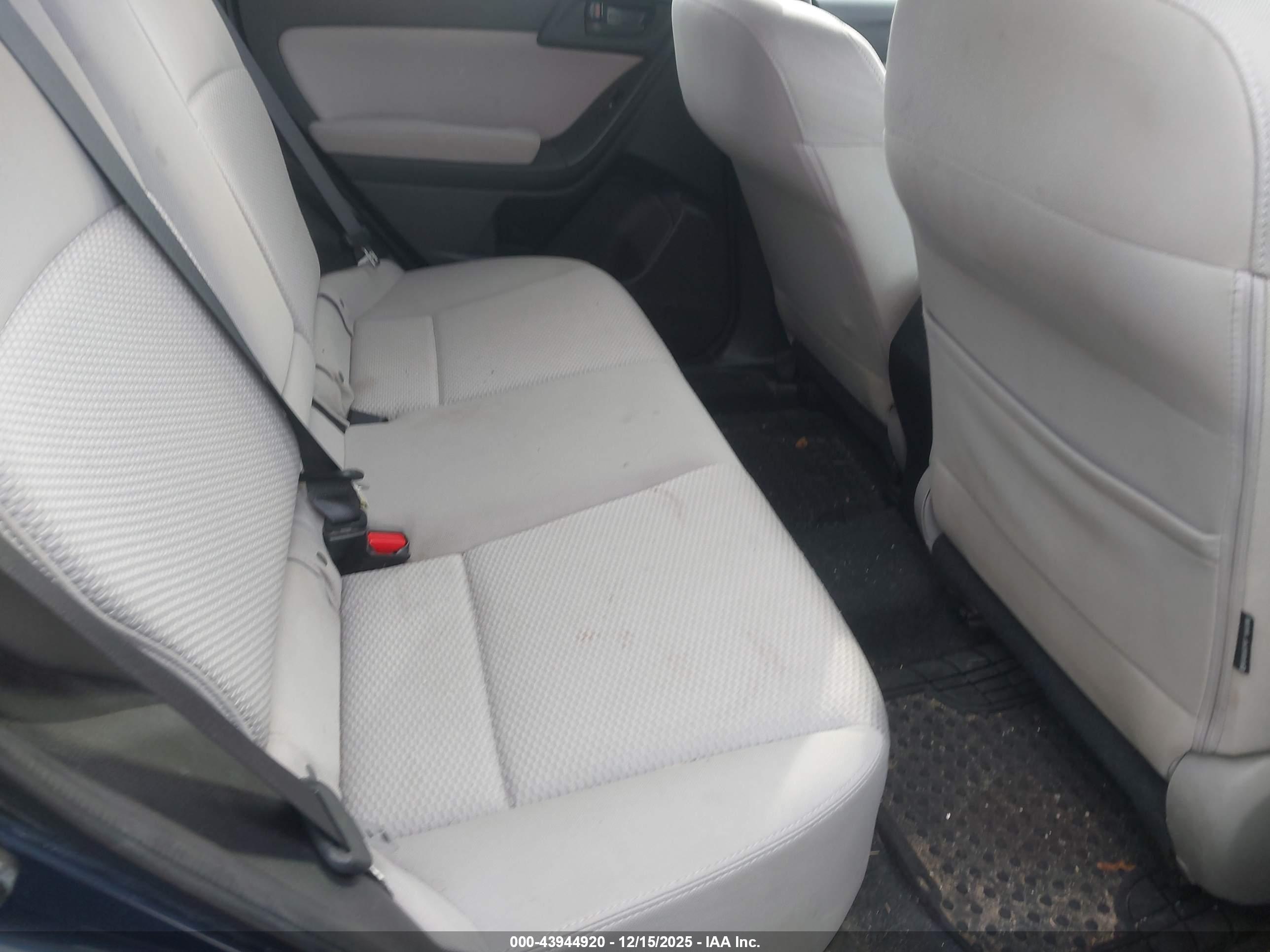 SUBARU FORESTER image 8