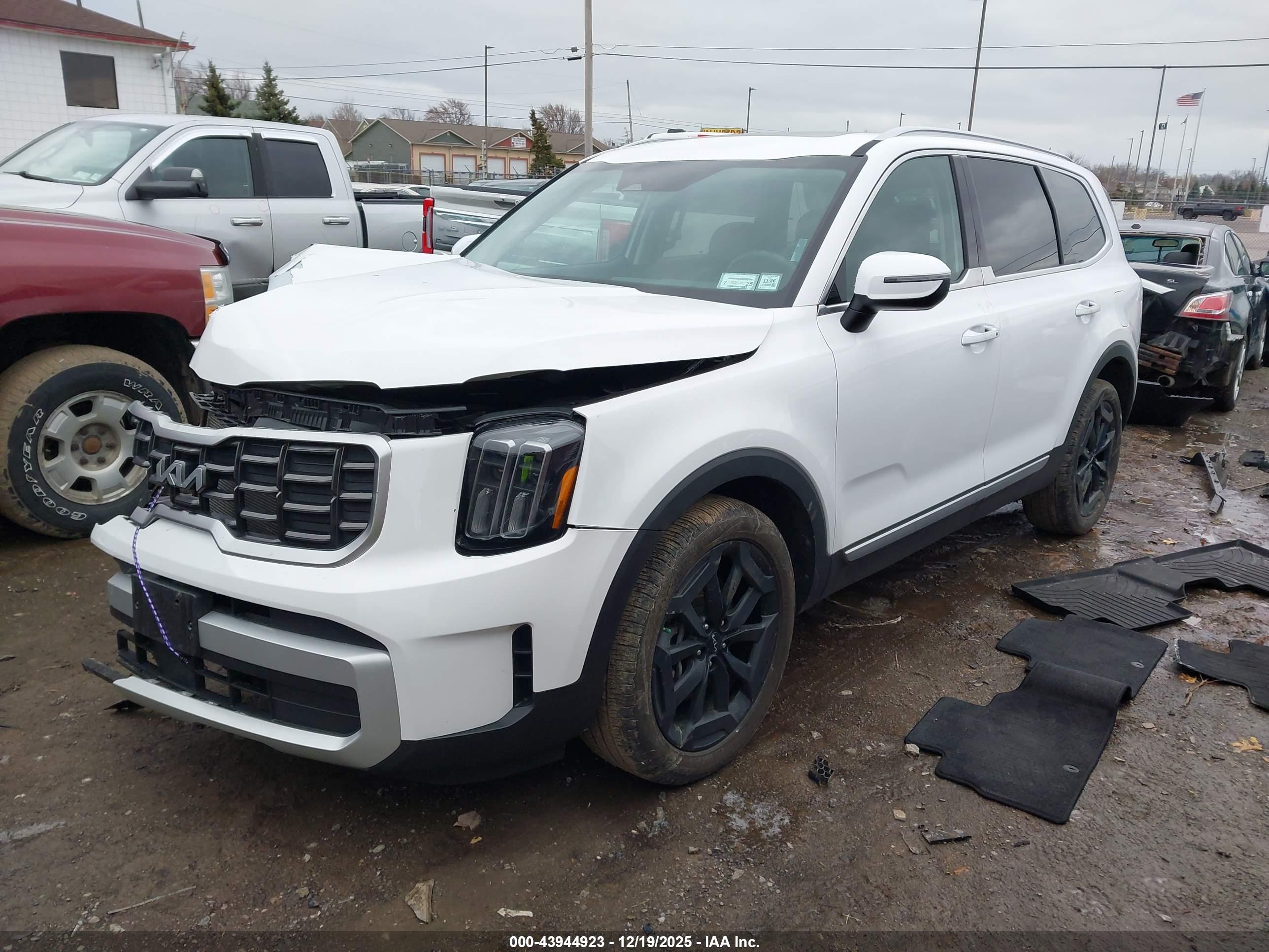 KIA TELLURIDE image 2