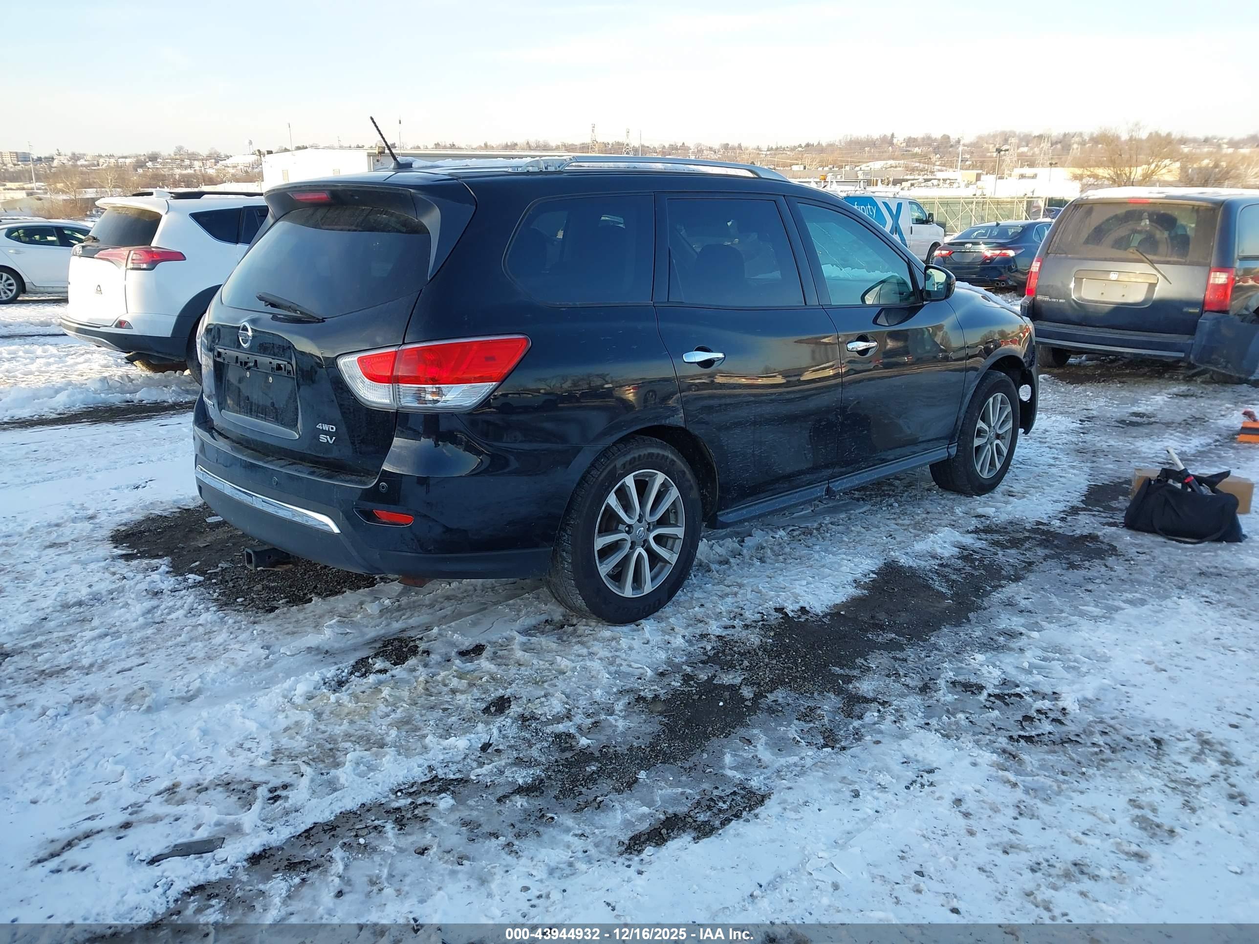 NISSAN PATHFINDER image 4