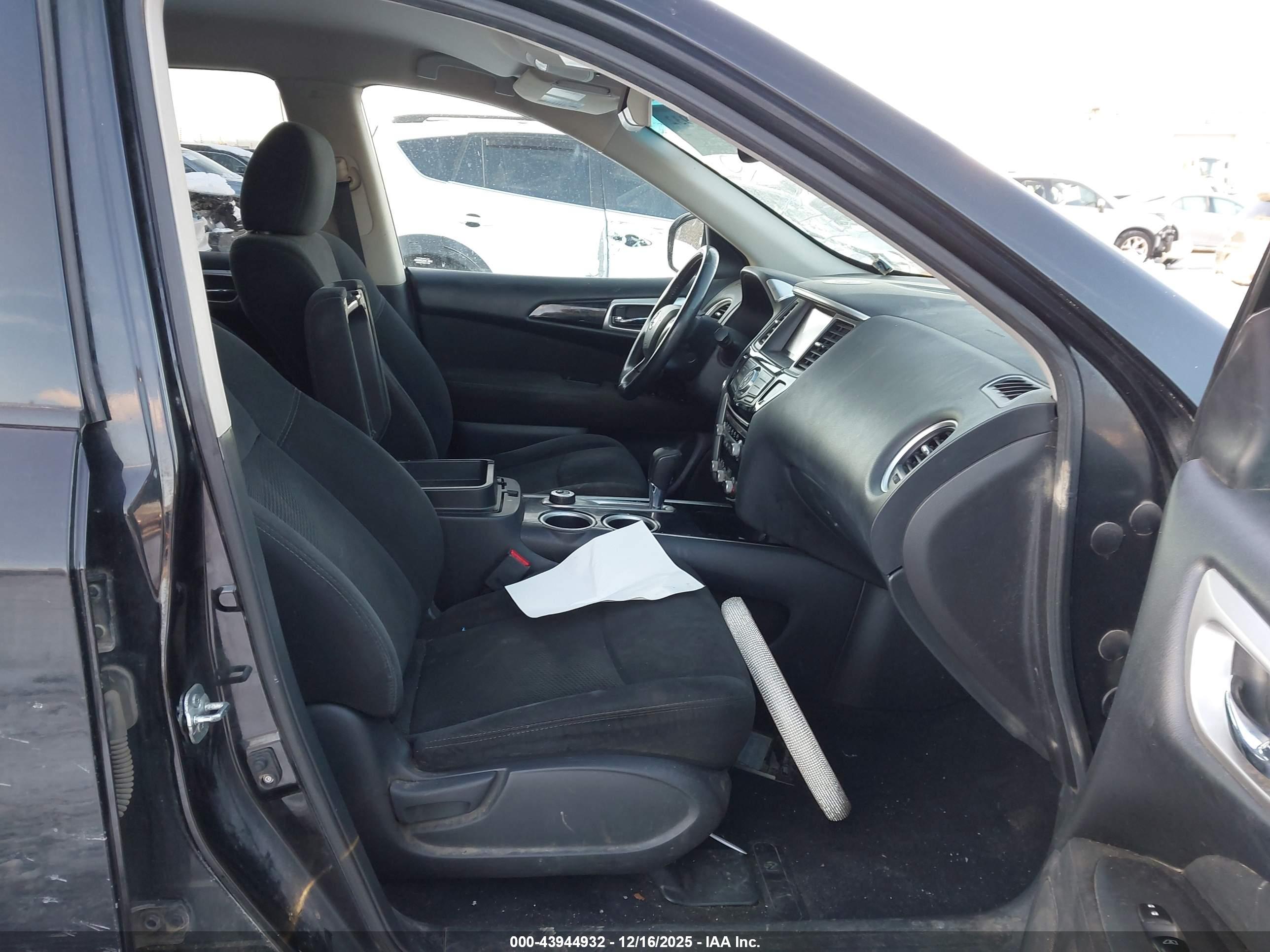 NISSAN PATHFINDER image 5