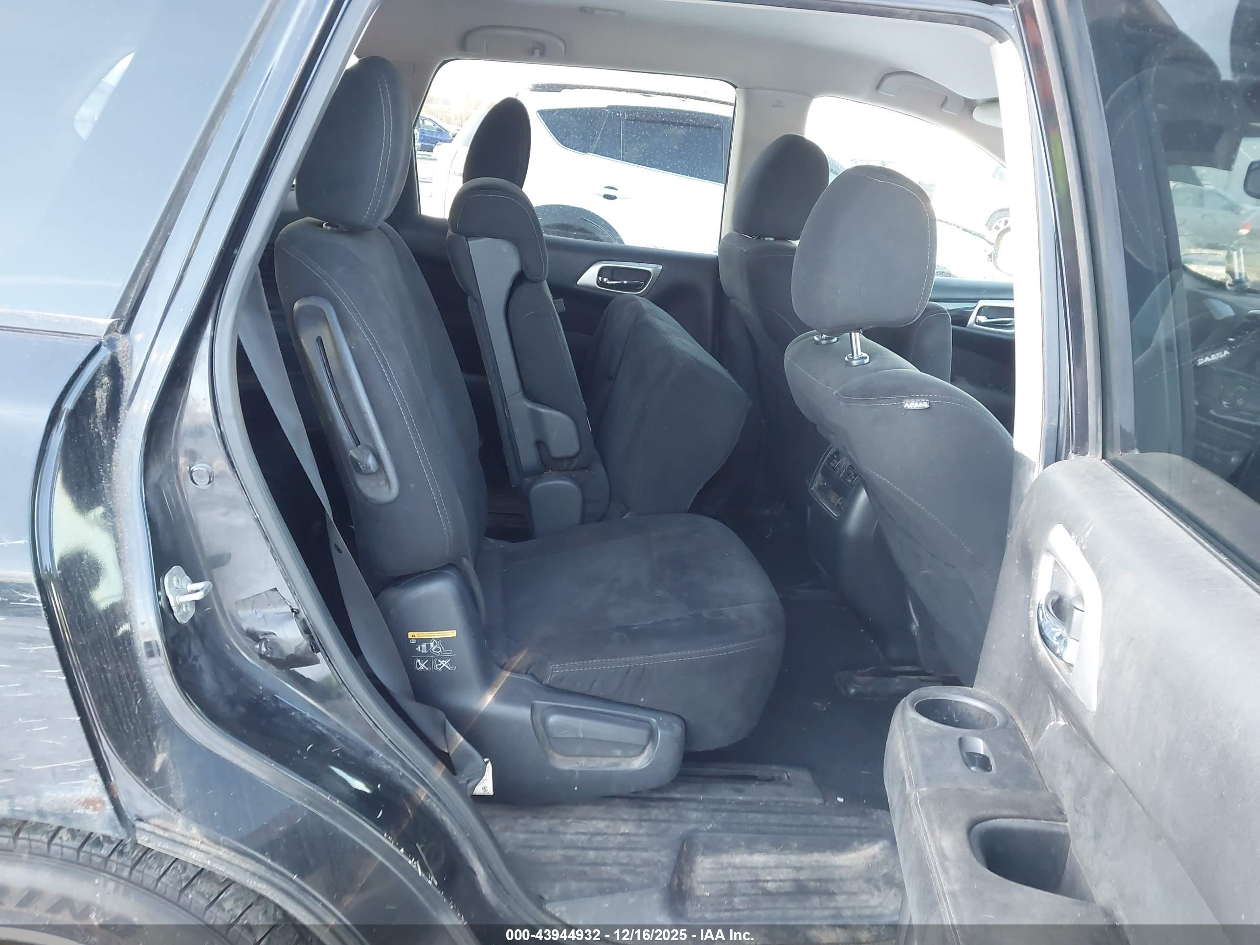 NISSAN PATHFINDER image 8