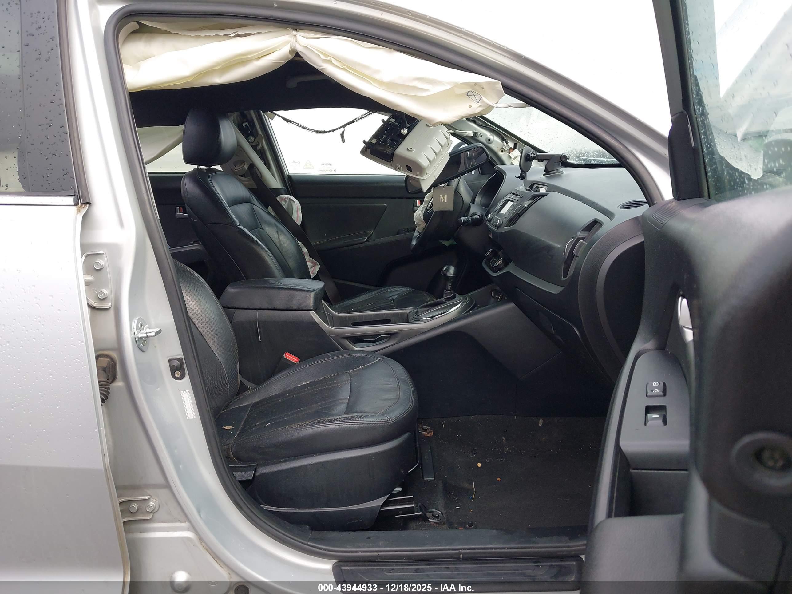 KIA SPORTAGE image 5