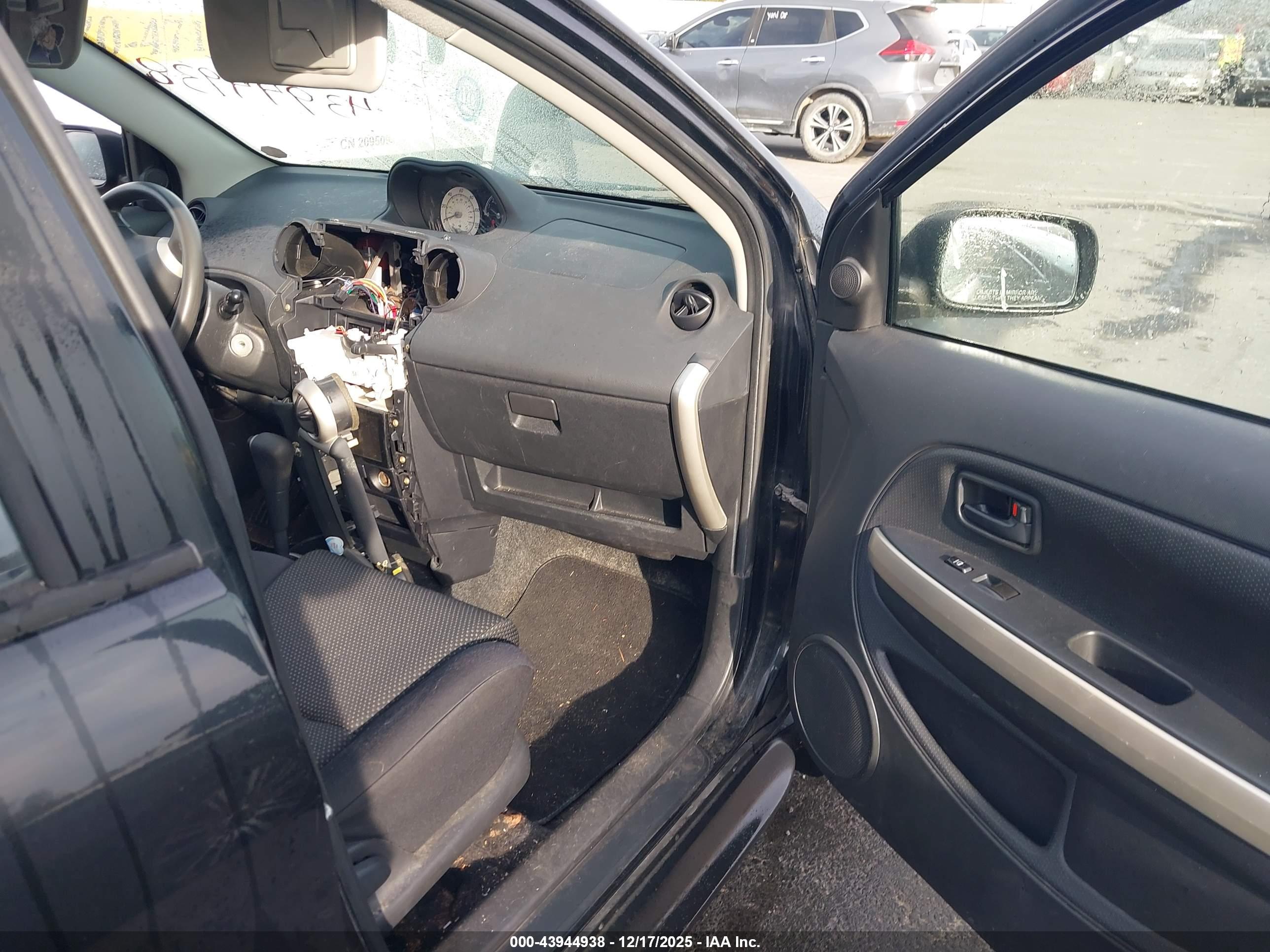 SCION XA image 5