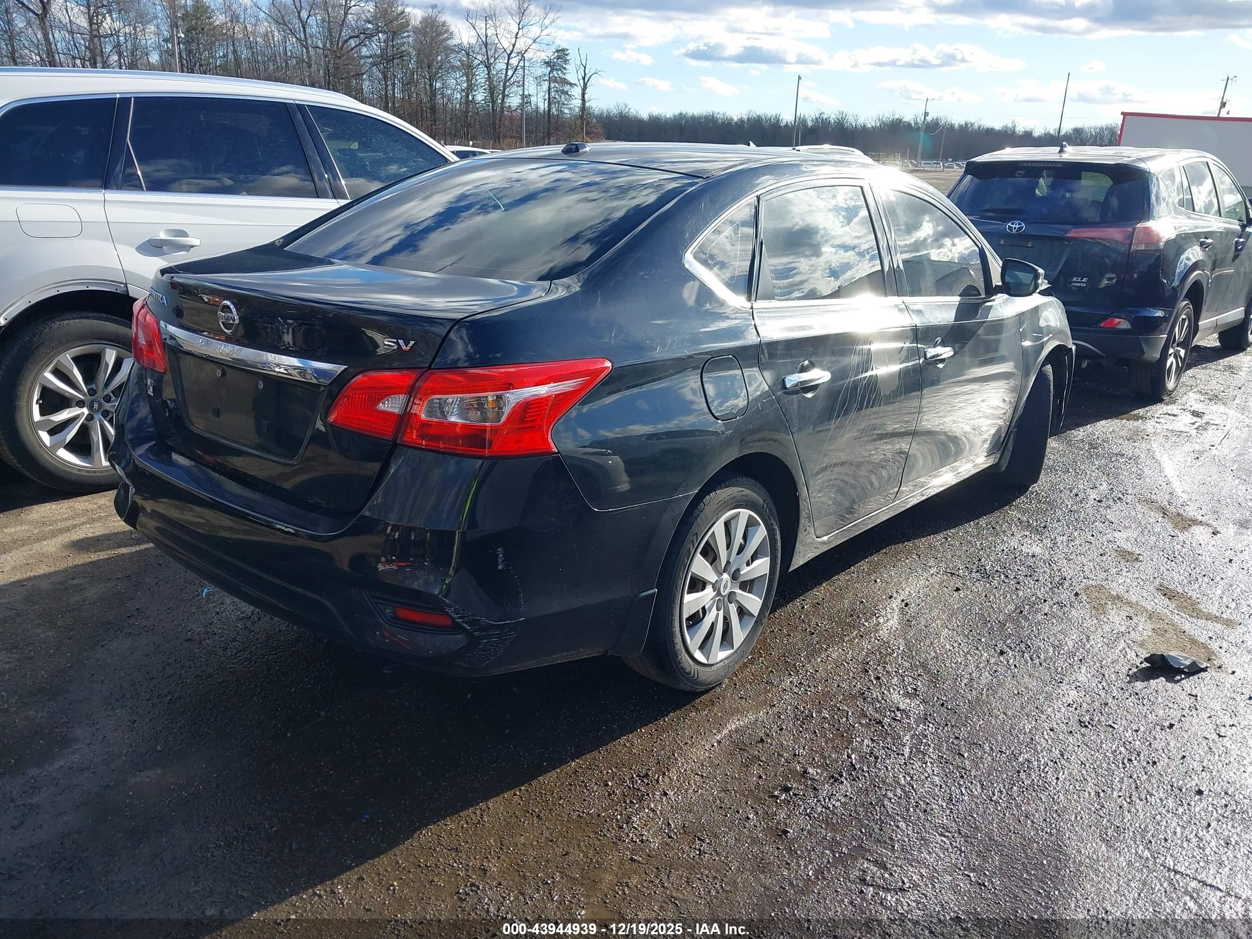 NISSAN SENTRA image 4