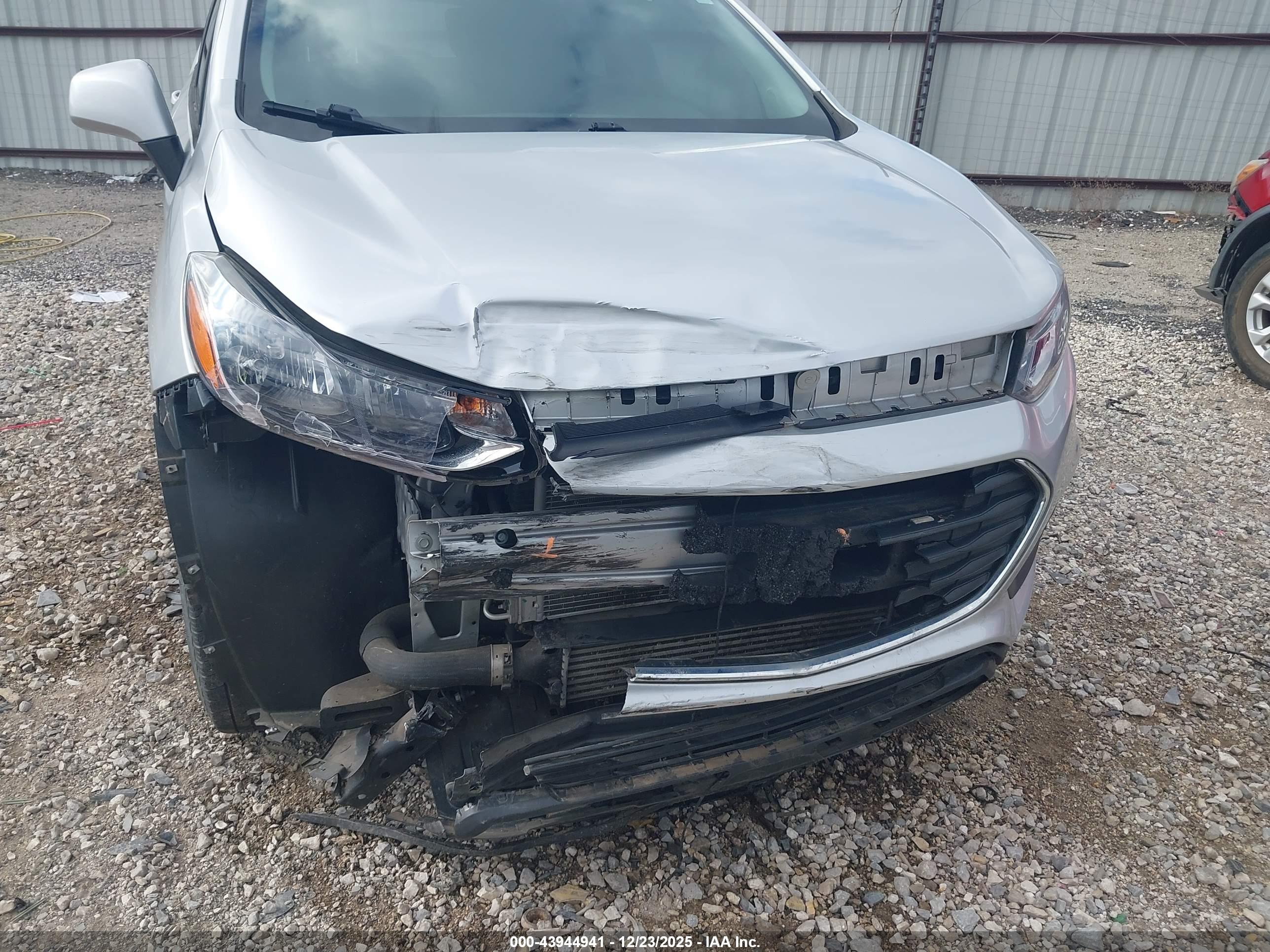 CHEVROLET TRAX image 6