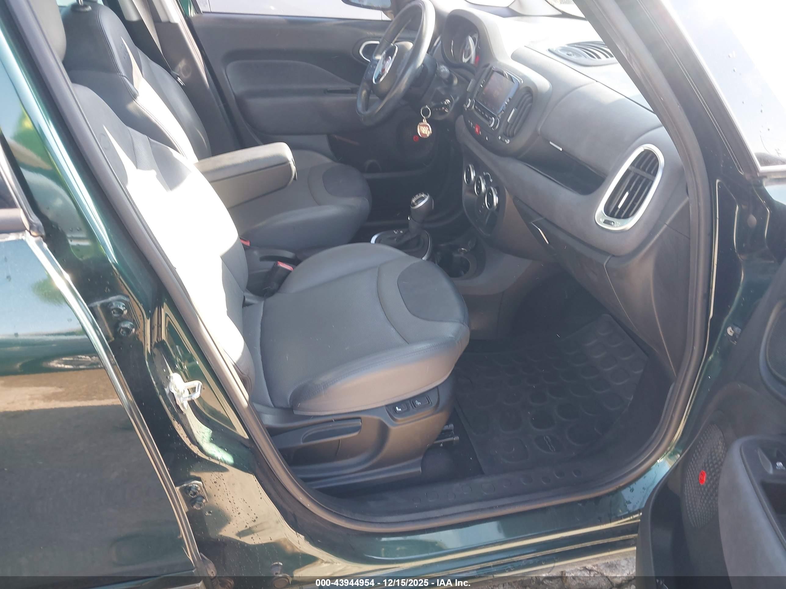 FIAT 500L image 5