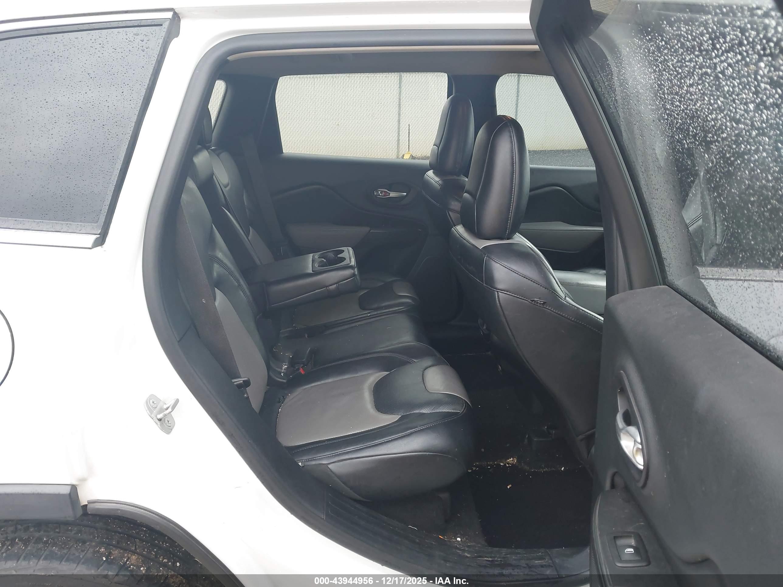 JEEP CHEROKEE image 8