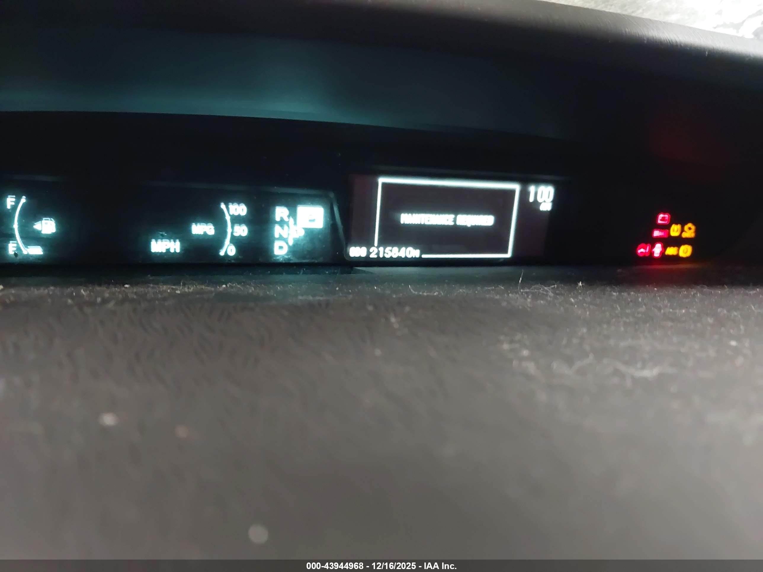 TOYOTA PRIUS image 7