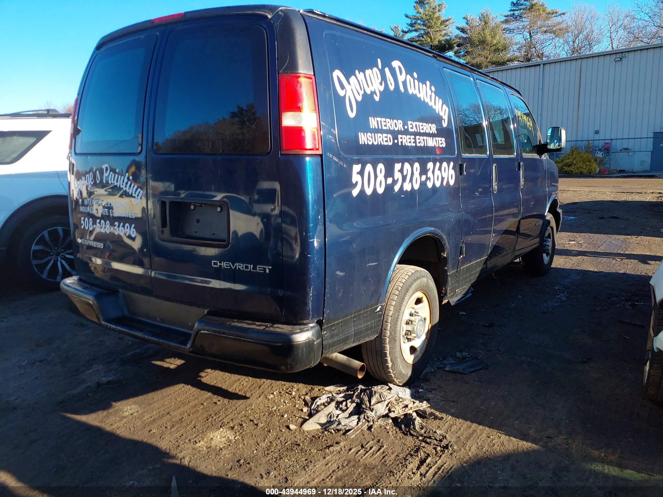 CHEVROLET EXPRESS image 4