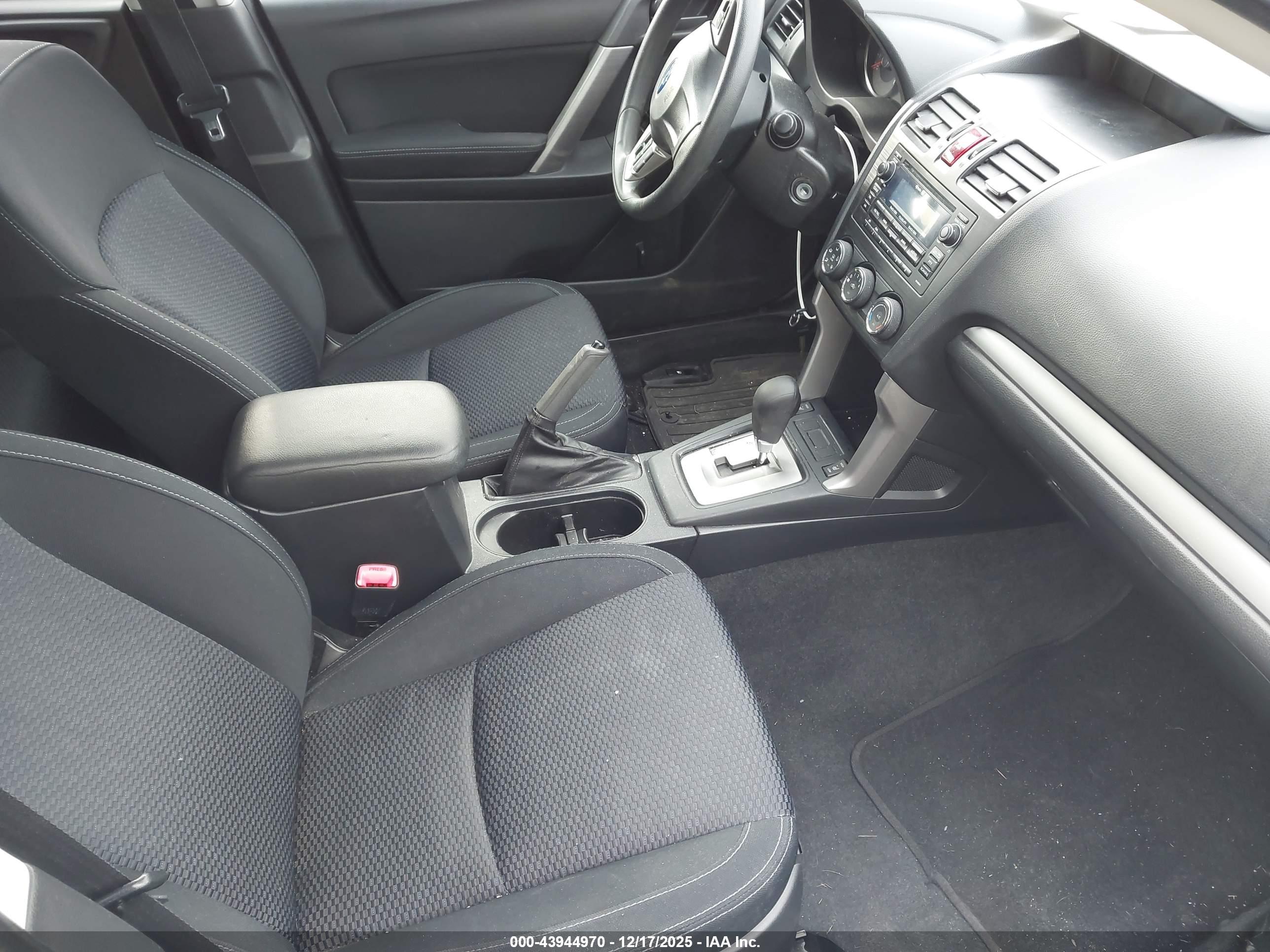 SUBARU FORESTER image 5