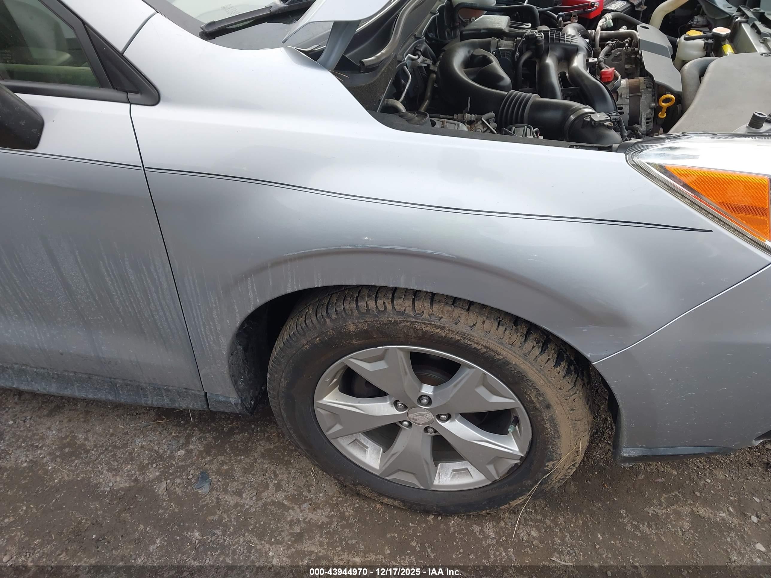 SUBARU FORESTER image 6