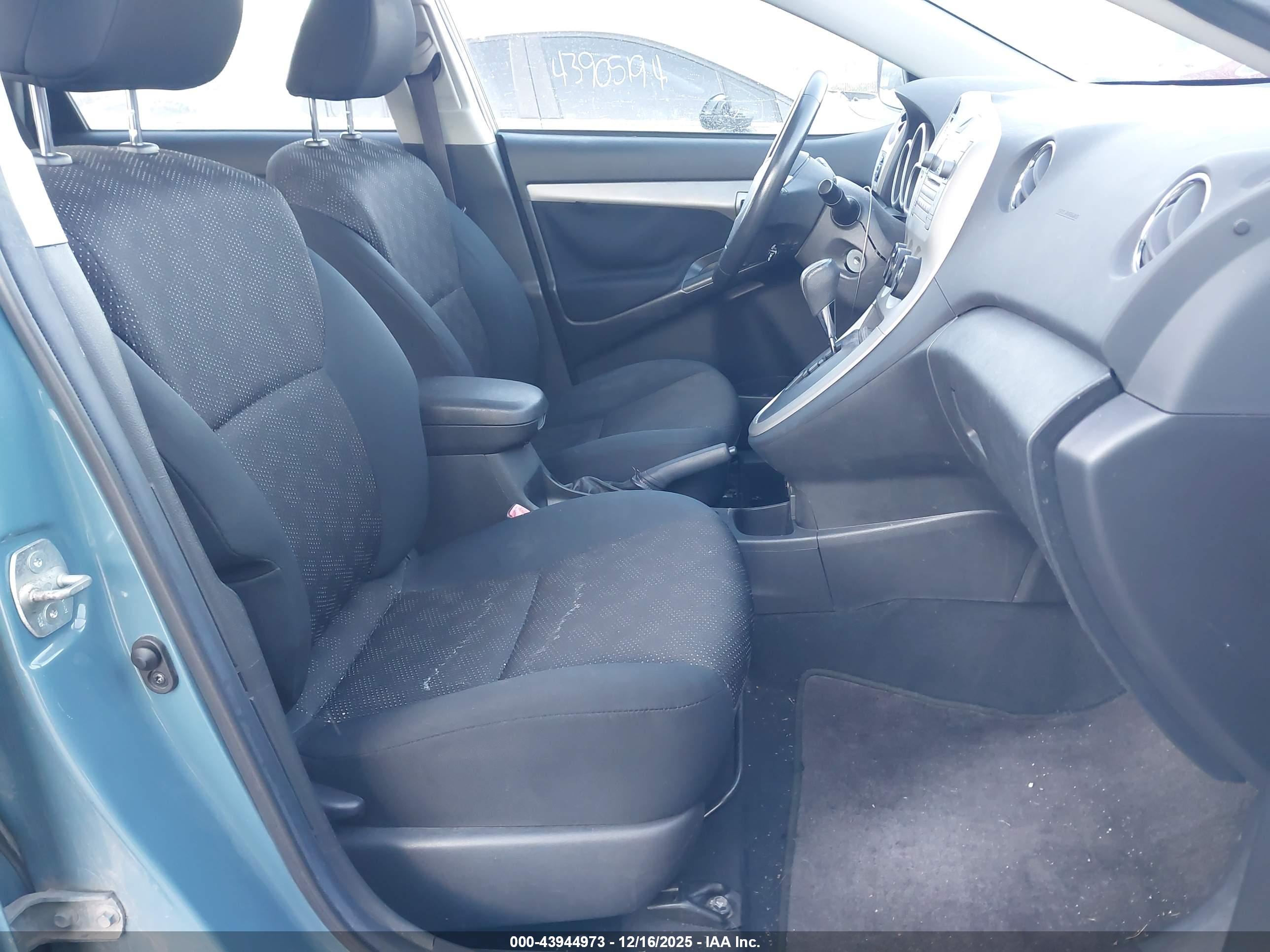PONTIAC VIBE image 5